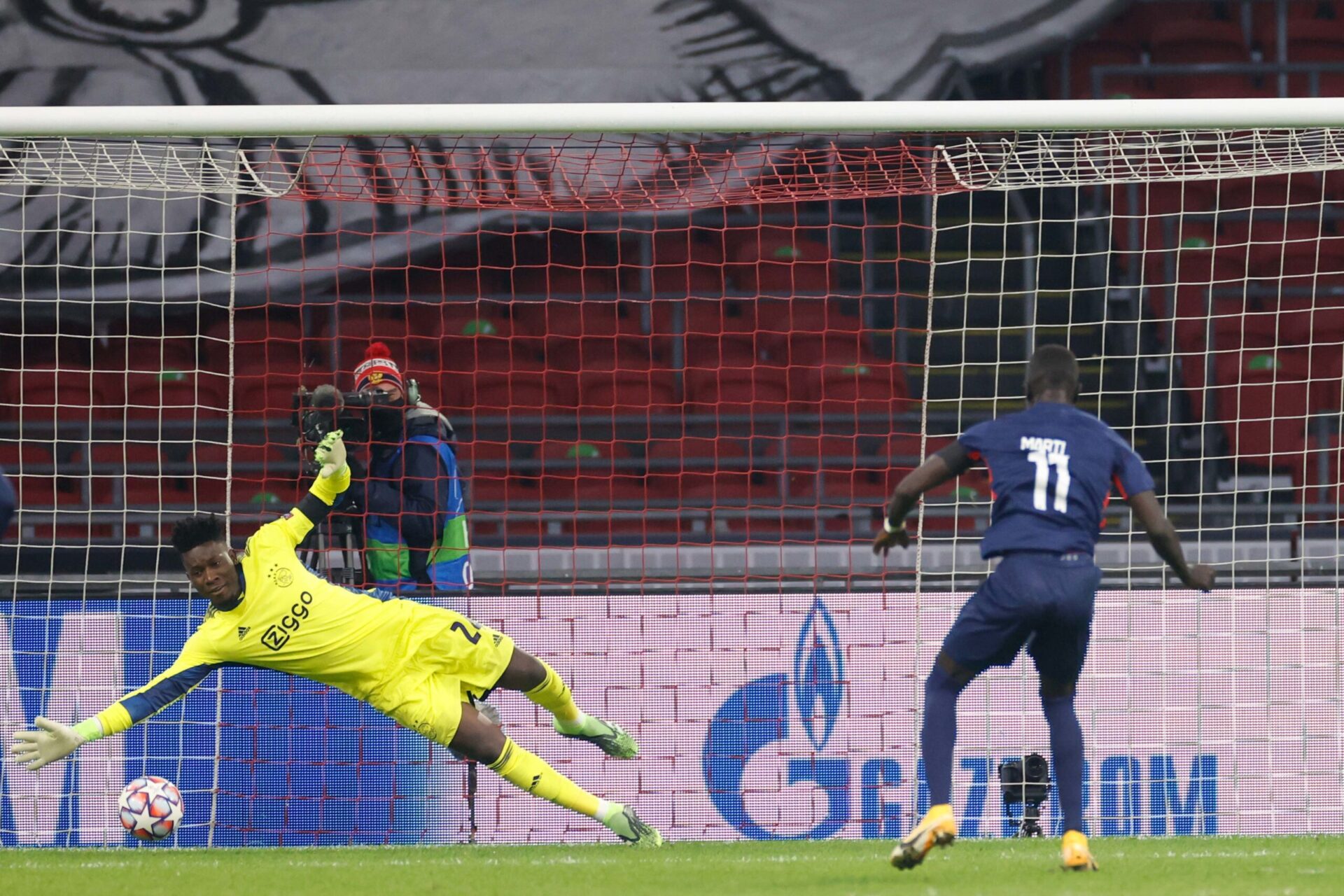 Andr&eacute; Onana sait qu'un d&eacute;part libre l'&eacute;t&eacute; prochain lui permettra de percevoir une importante prime &agrave; la signature (iconsport)