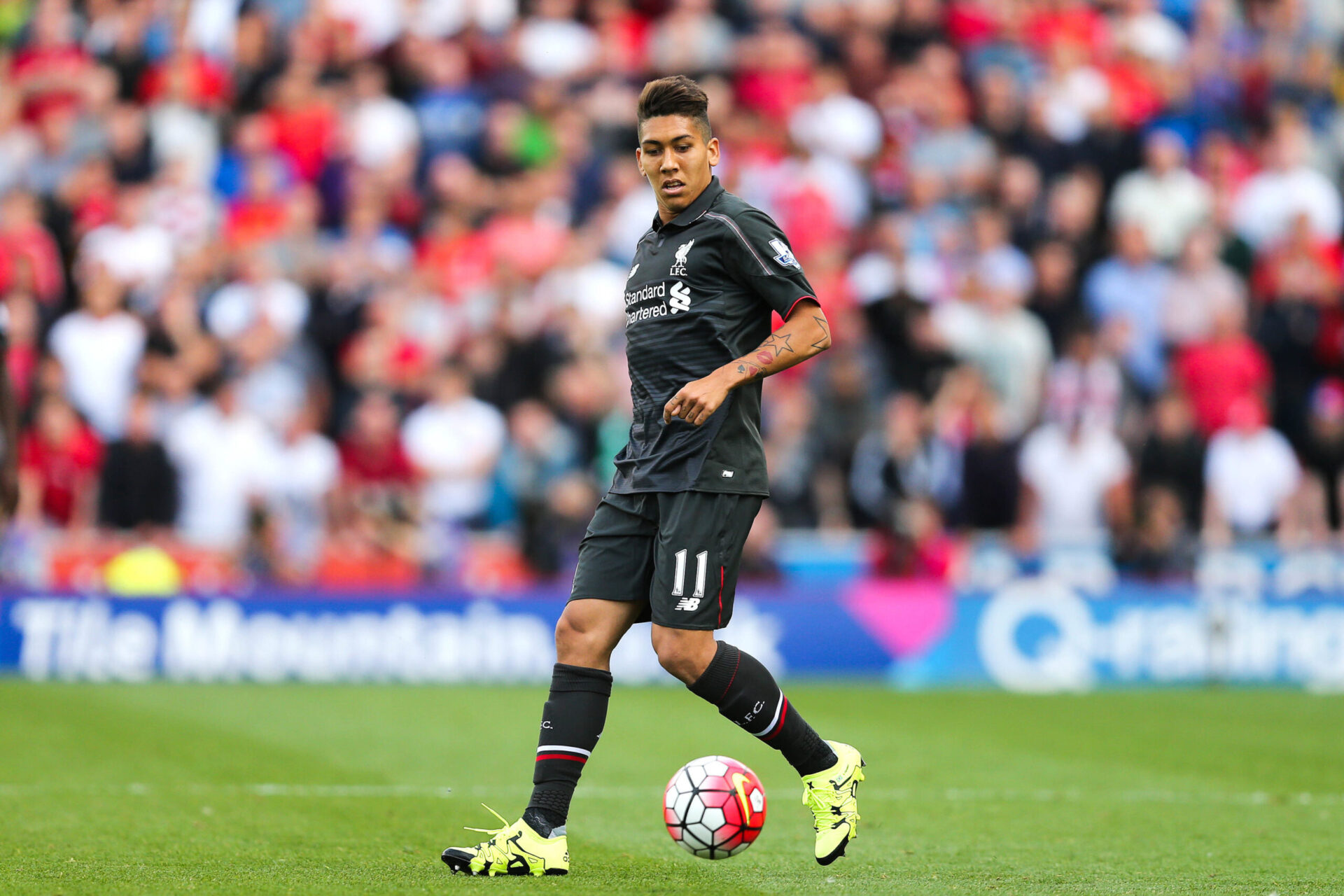 Roberto Firmino jouant avec le club de Liverpool (Icon Sport)