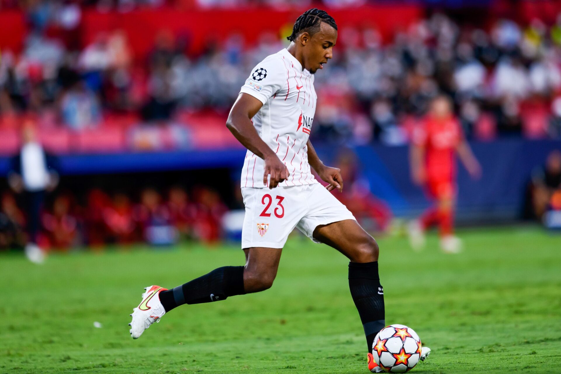 Les Blues devraient refaire une offre à Séville pour Koundé cet hiver (iconsport)