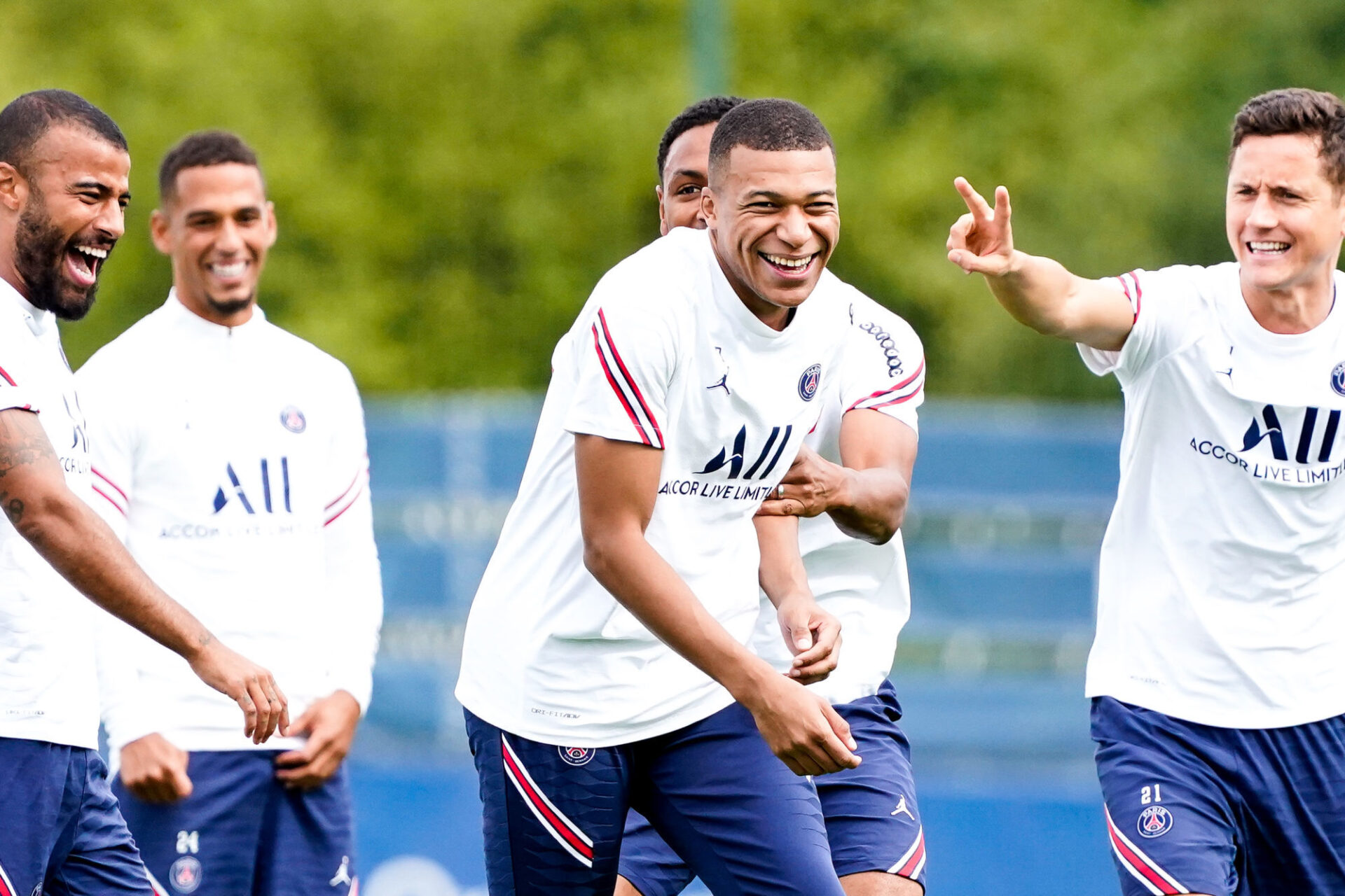 Kylian Mbappé est remis de sa blessure au mollet contractée lors du rassemblement de l'équipe de France, mais cela sera-t-il suffisant pour jouer contre Clermont ? Icon Sport