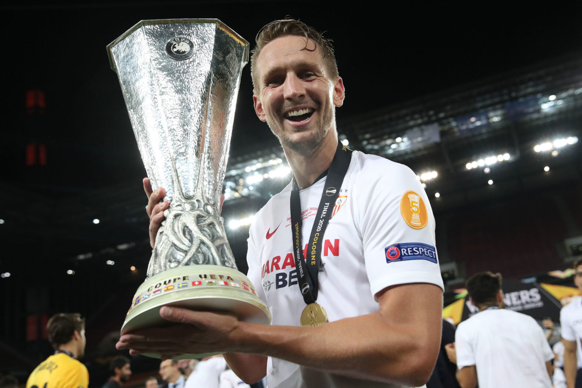 Apr&egrave;s avoir &eacute;t&eacute; un adversaire du Bar&ccedil;a en Liga avec le S&eacute;ville FC, Luuk de Jong devient un repr&eacute;sentant du club catalan. Icon Sport