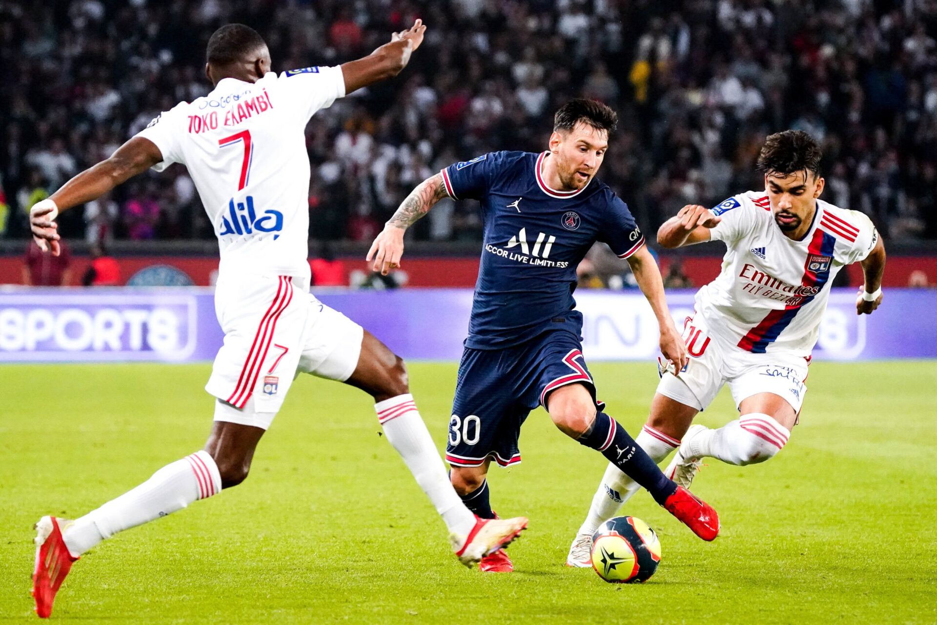 Leo Messi est apparu en jambes pour sa première titularisation au Parc des Princes avec le PSG (iconsport)