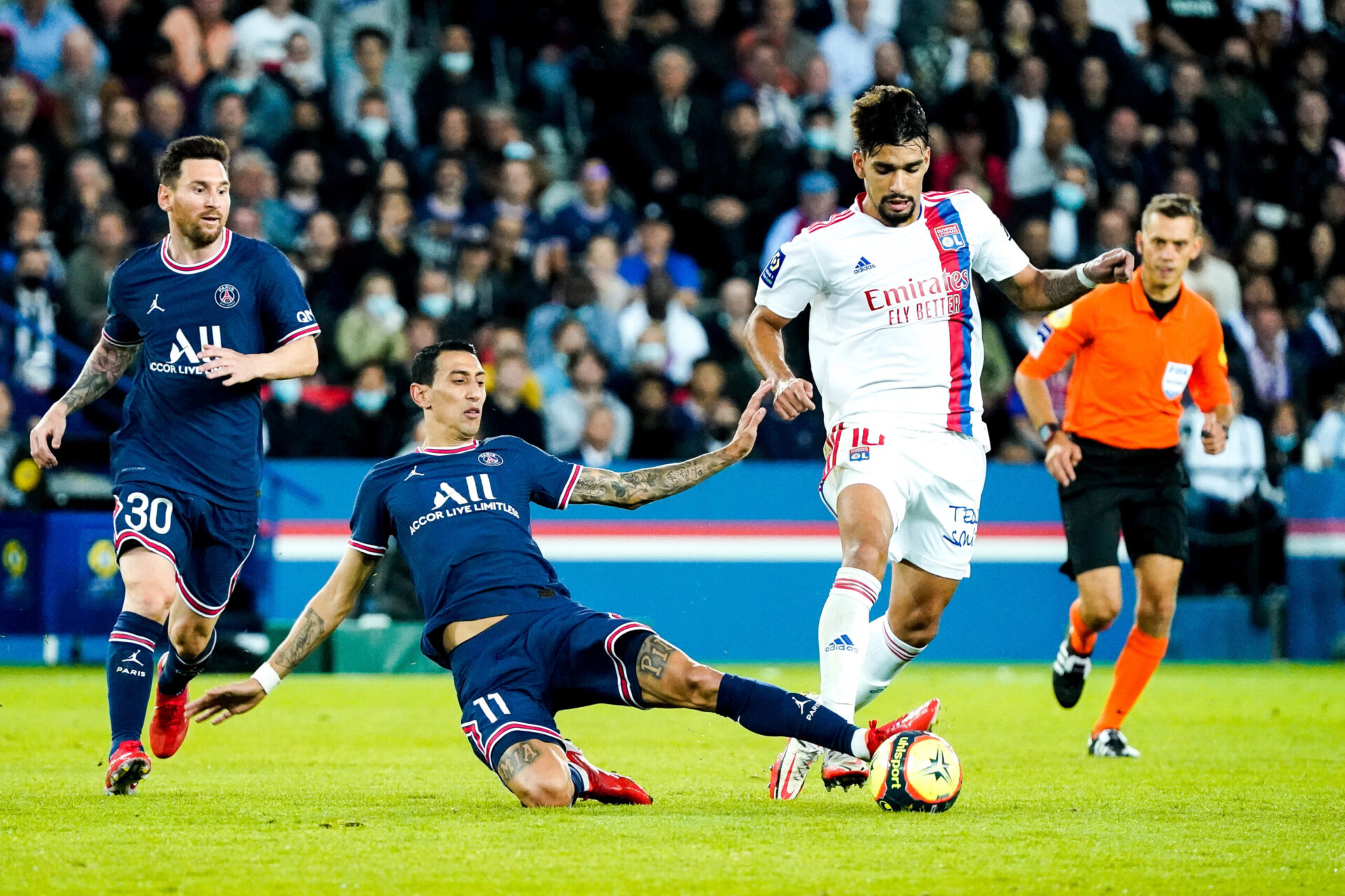 Peter Bosz a voulu saluer le bon match de son équipe malgré la défaite à Paris (iconsport)