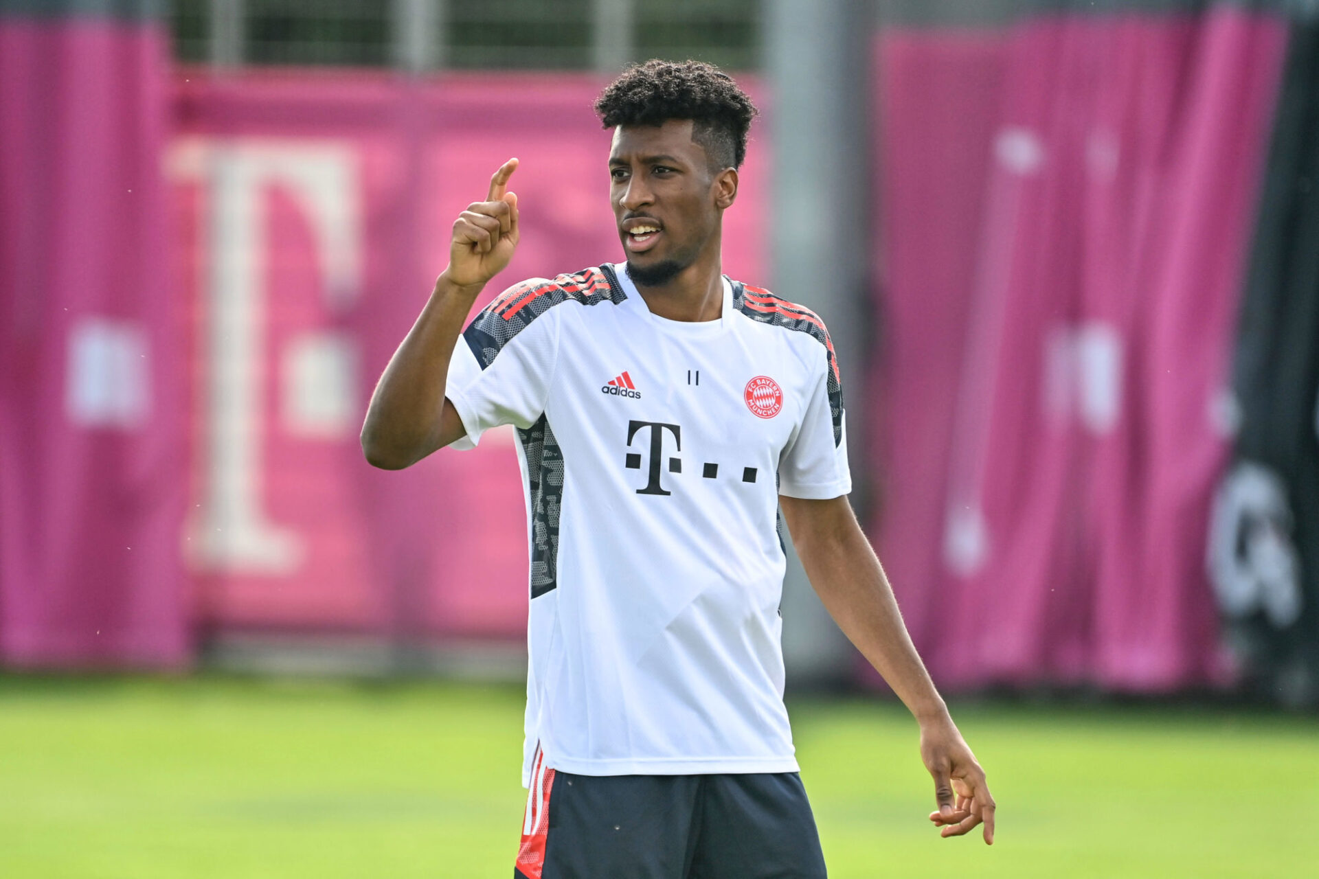 Kingsley Coman a subi une opération pour une "légère perturbation du rythme cardiaque." Icon Sport