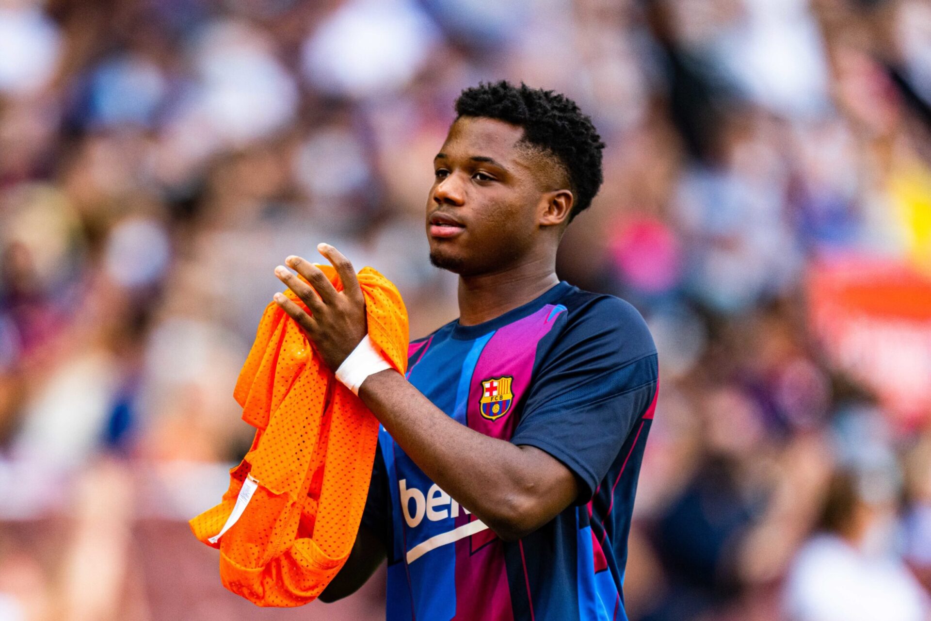Fati devrait d'abord signer un nouveau contrat court, avant un nouveau bail plus long quand la situation économique du Barça le permettra (iconsport)