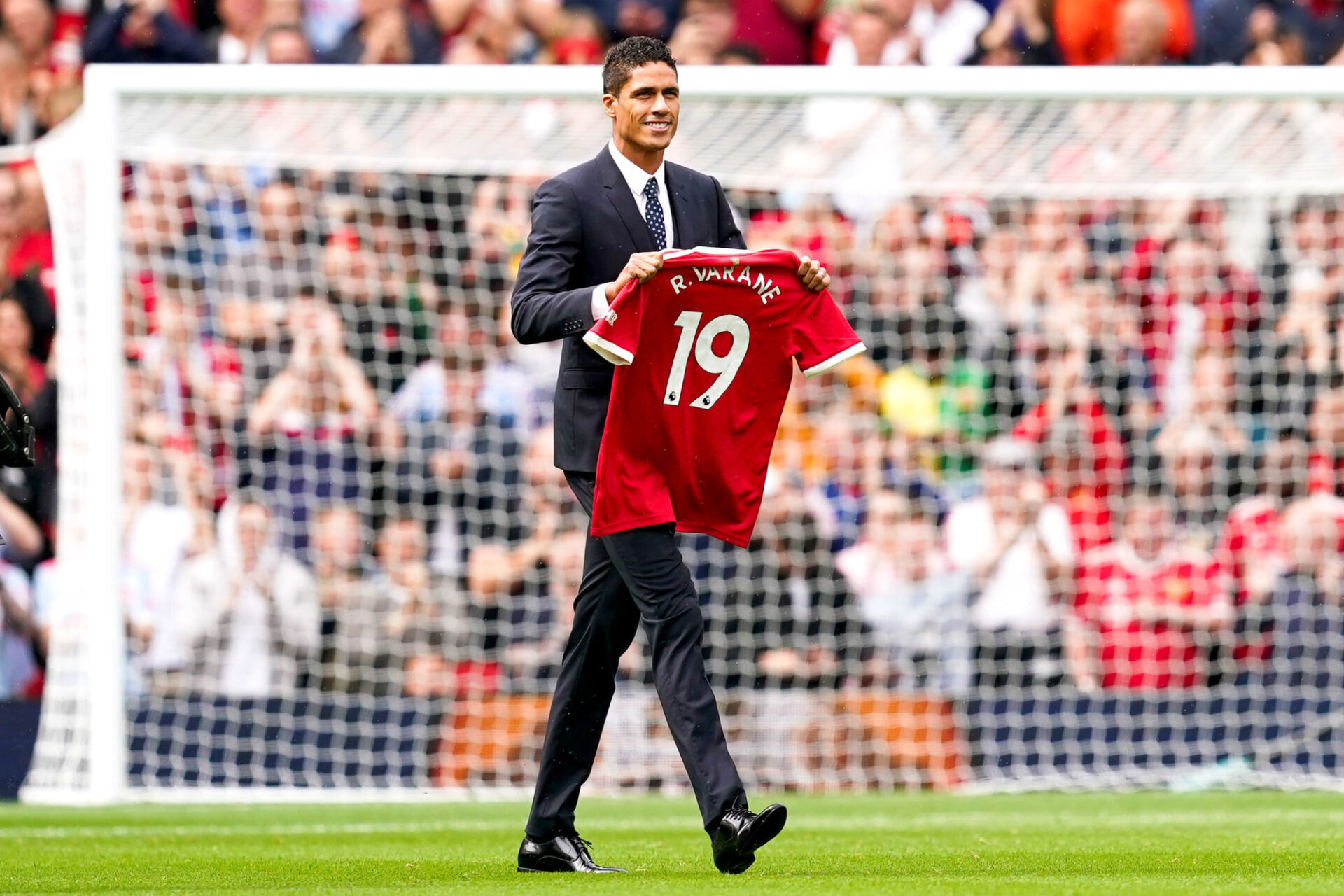 Raphaël Varane lors de sa présentation à Manchester United. Icon Sport