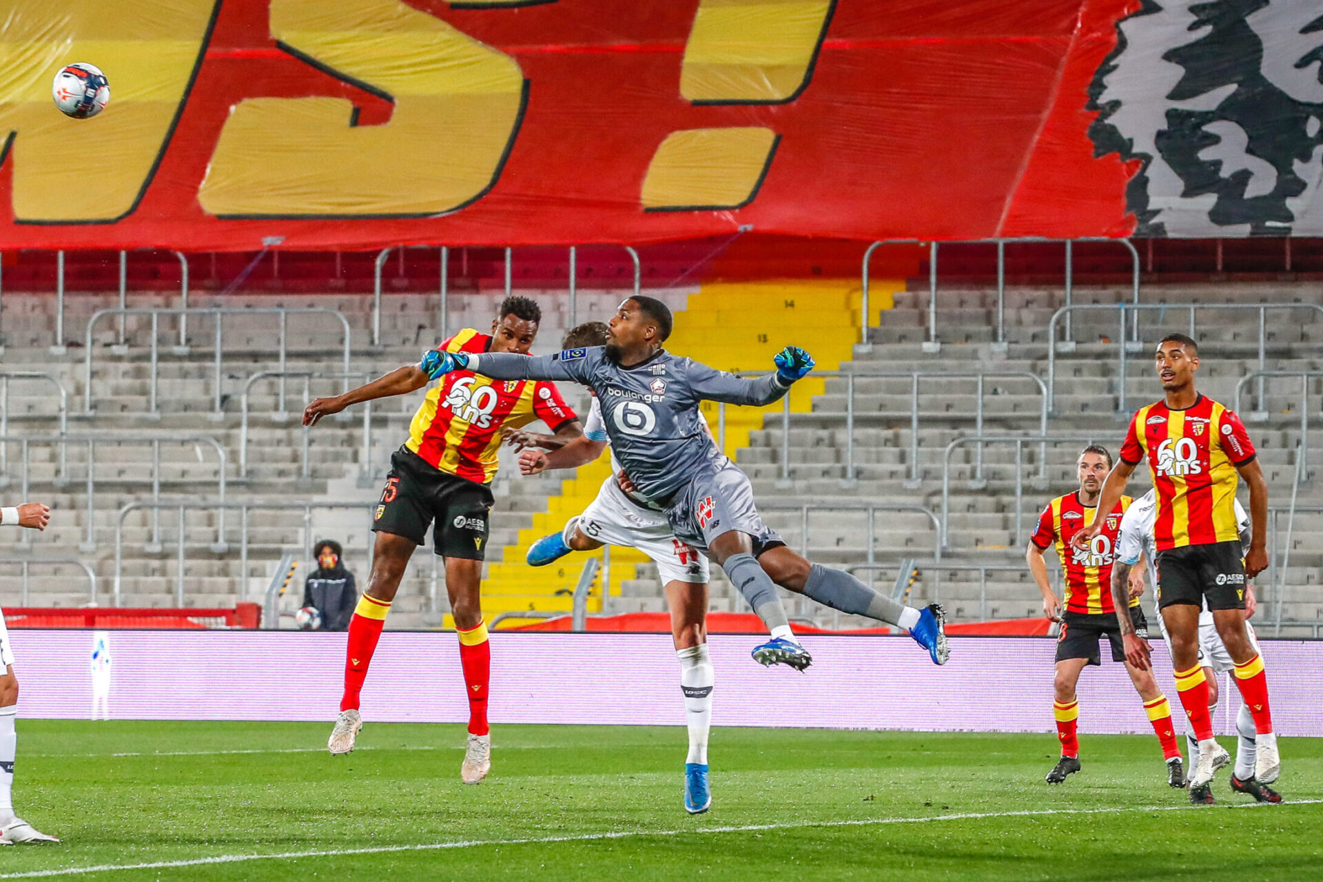 La saison dernière s'était largement imposé sur la pelouse du RC Lens, sur le score de trois buts à zéro. Icon Sport