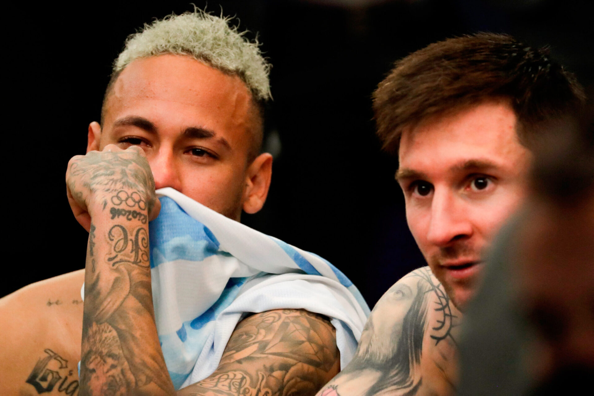Neymar et Messi en discussion (iconsport)