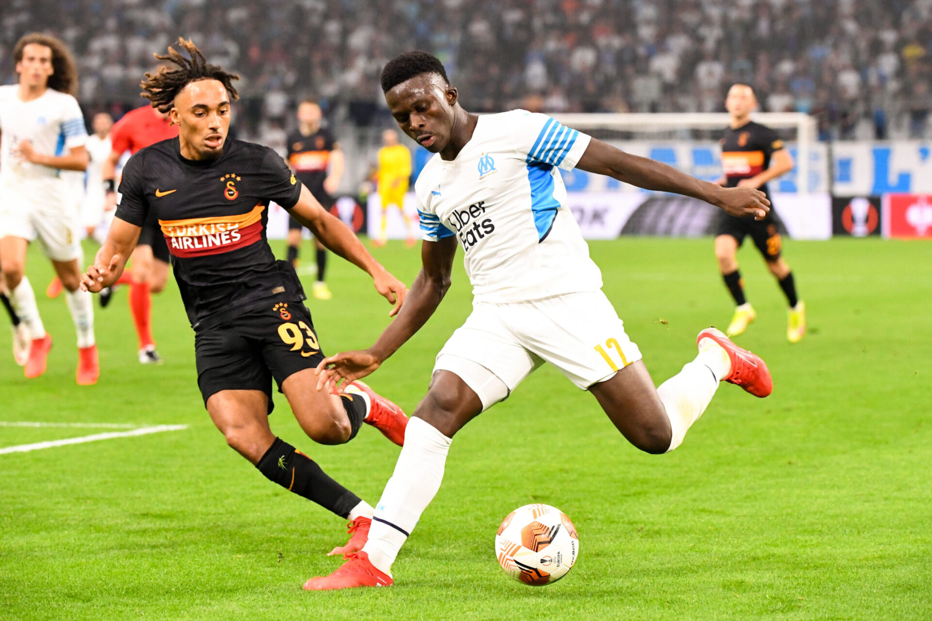 Dieng aurait pu ouvrir le score pour l'OM sur un centre d'Under (iconsport)