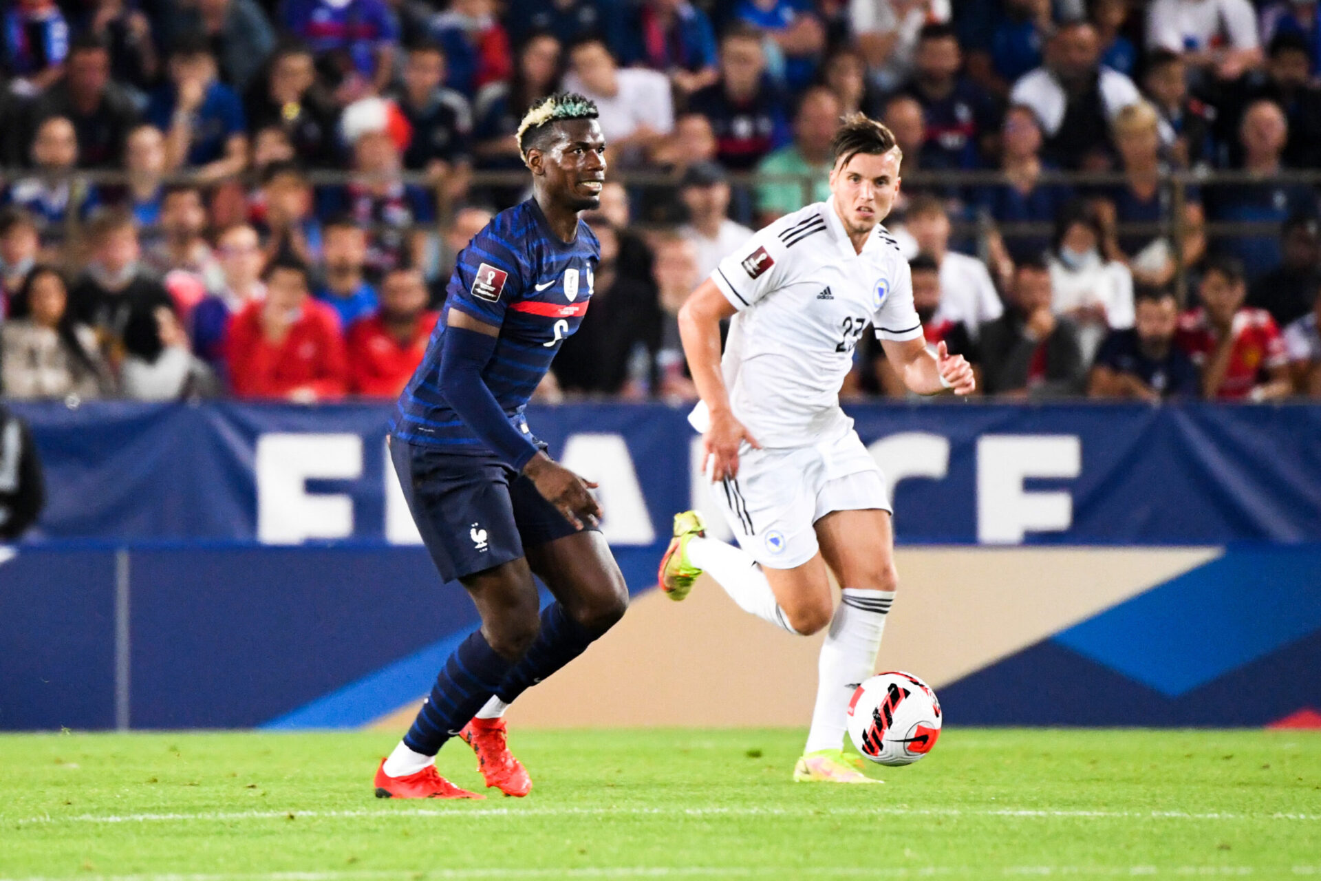 Les Bleus de Didier Deschamps n'ont pu faire mieux qu'un match nul face à la Bosnie ce mercredi 1er septembre (iconsport) Les Bleus de Didier Deschamps n'ont pu faire mieux qu'un match nul face à la Bosnie ce mercredi 1er septembre (iconsport)