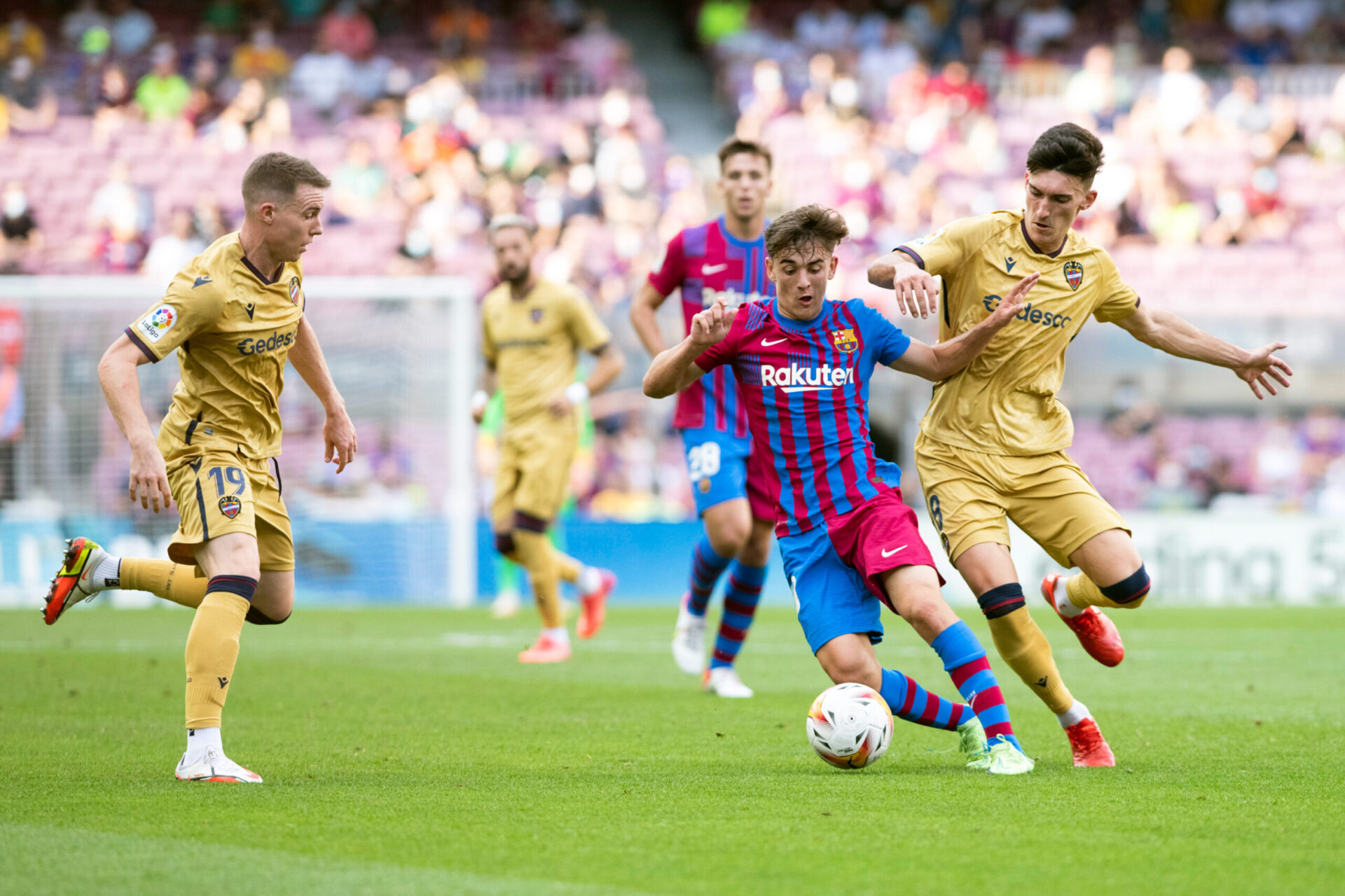 Gavi, étoile montante du FC Barcelone, gagne du temps de jeu avec Ronald Koeman. Icon Sport