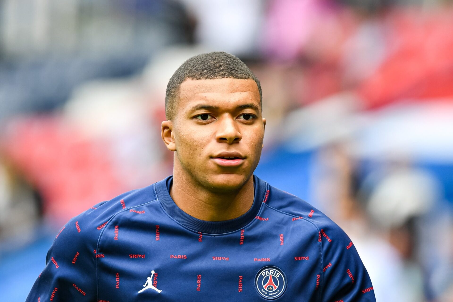 Leonardo affirme être persuadé que Mbappé restera à Paris l'année prochaine (iconsport)