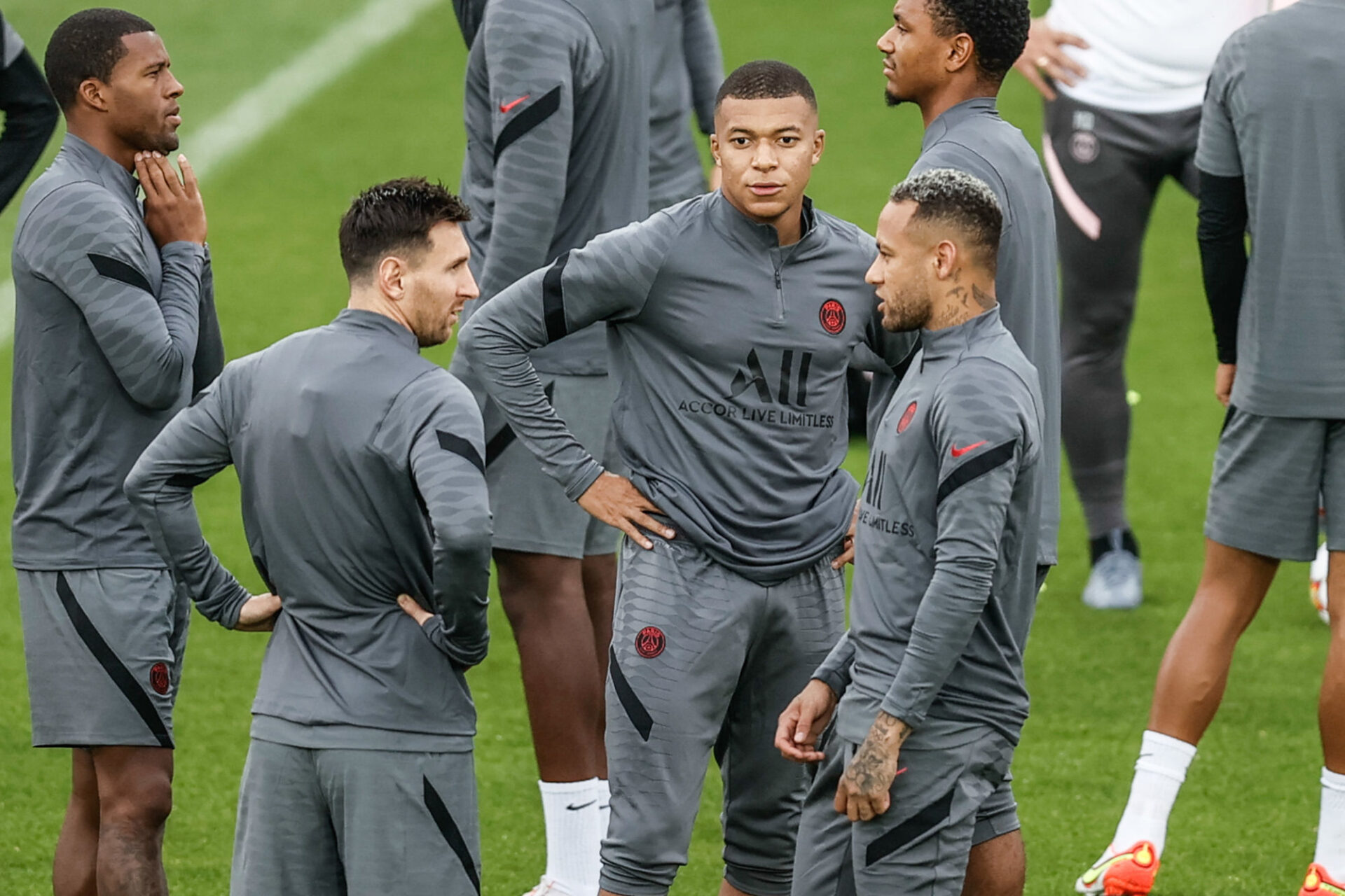 Messi, Neymar et Mbappé à l'entraînement, mardi soir, à la veille du match face à Bruges (iconsport)