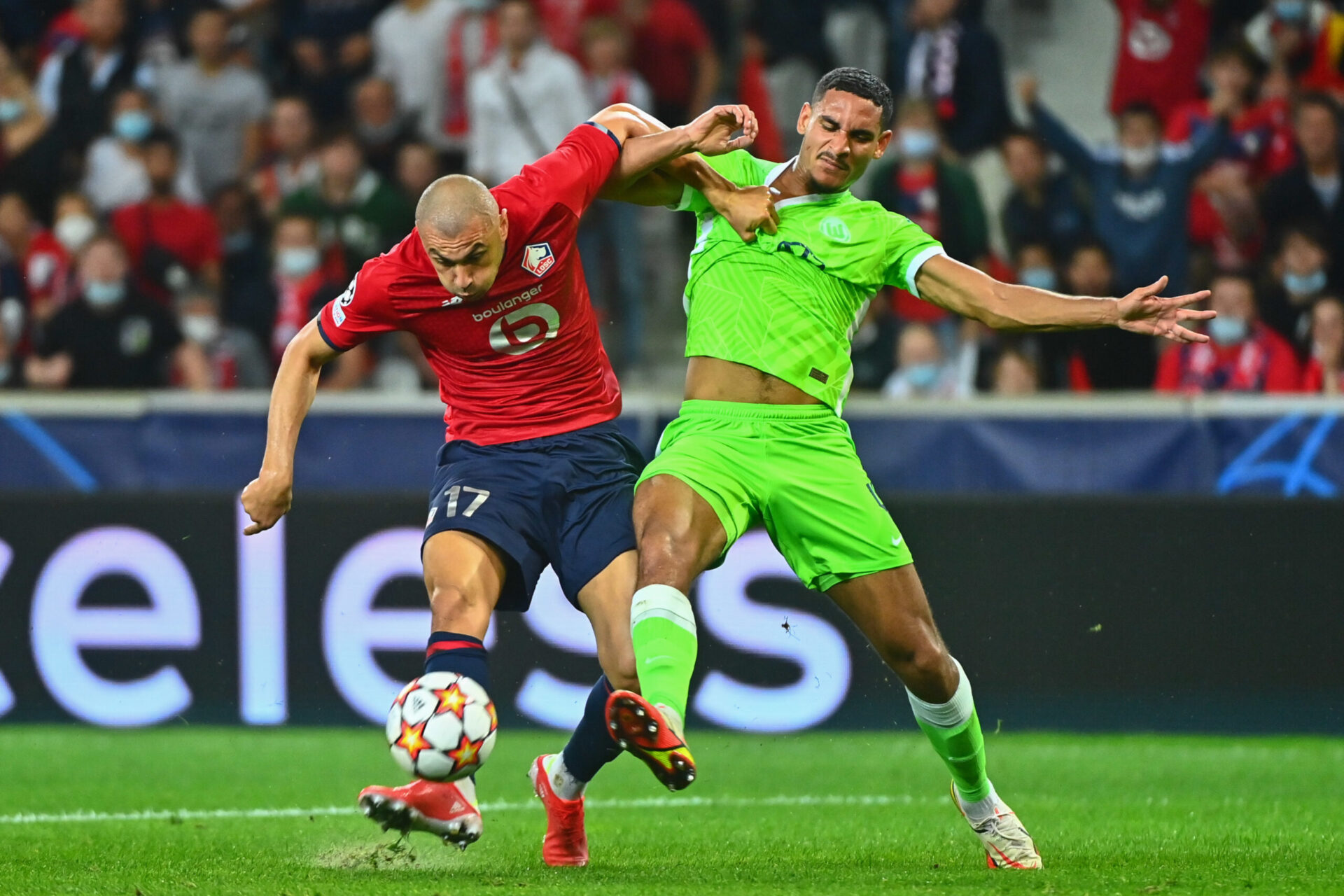 Au duel avec Maxence Lacroix, Burak Yilmaz a été la menace numéro une de Lille en première période (iconsport)