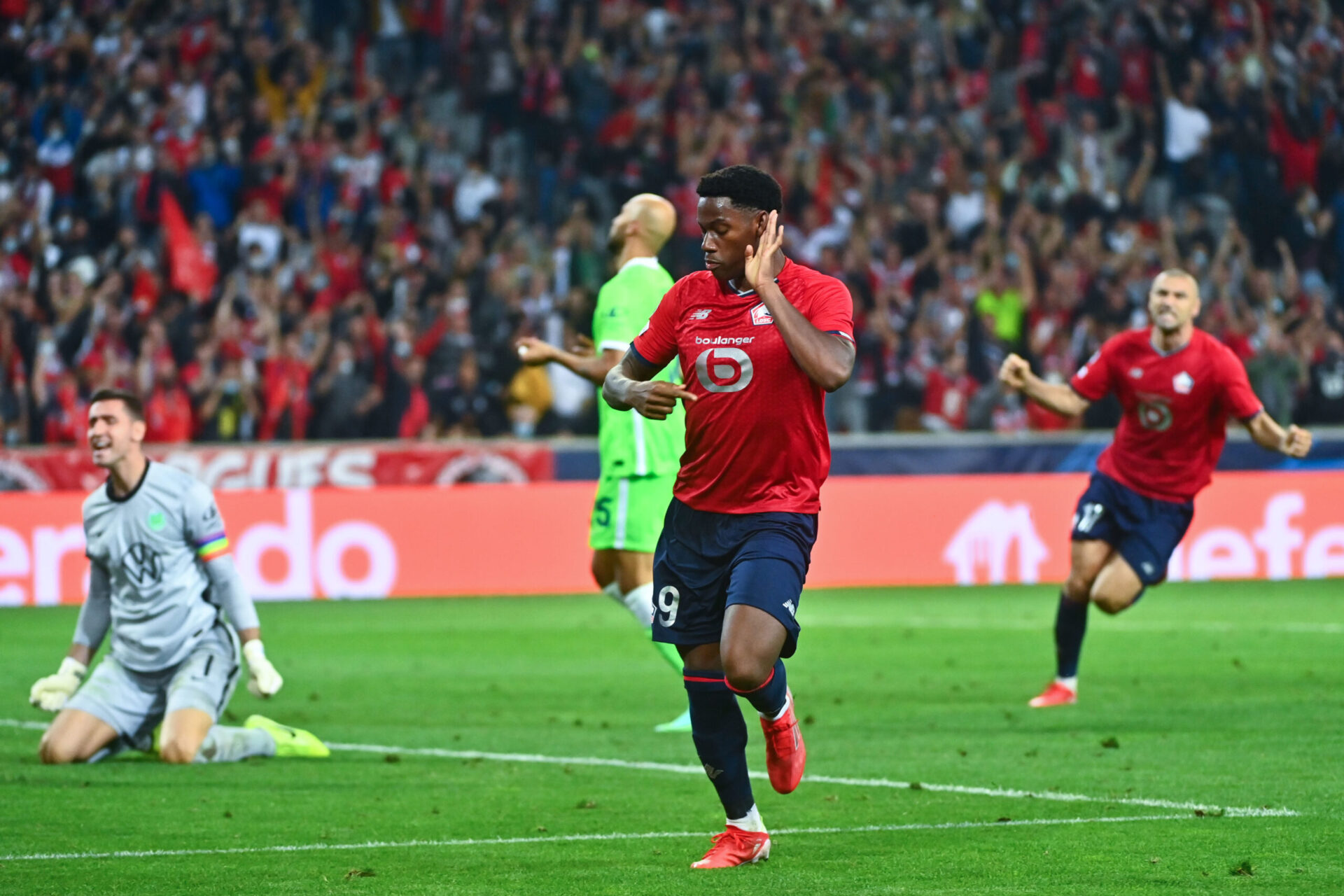À la 49e minute, Jonathan David croit donner l'avantage à Lille. Le but du Canadien est finalement refusé pour un ballon prétendument sorti en touche (iconsport)