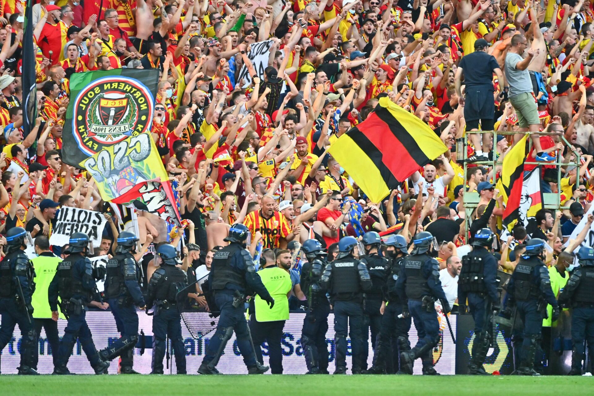 La Commission de discipline a infligé des premières sanctions à Lens et Lille ce lundi 20 septembre (iconsport)