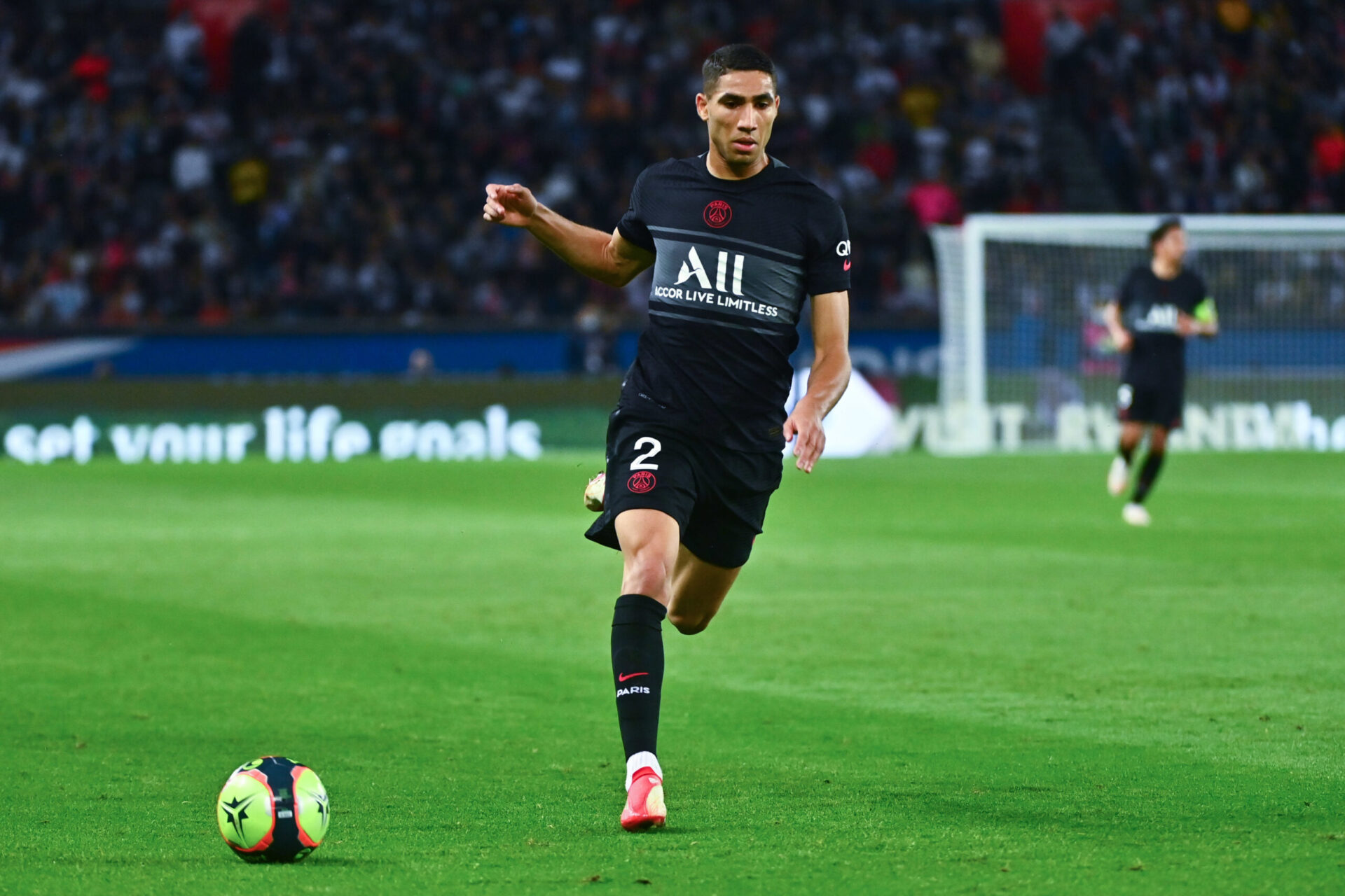 Avec Achraf Hakimi, le PSG s'est considérablement renforcé à un poste faible de la saison dernière. En avril, Alessandro Florenzi avait été titulaire contre Manchester City (iconsport)