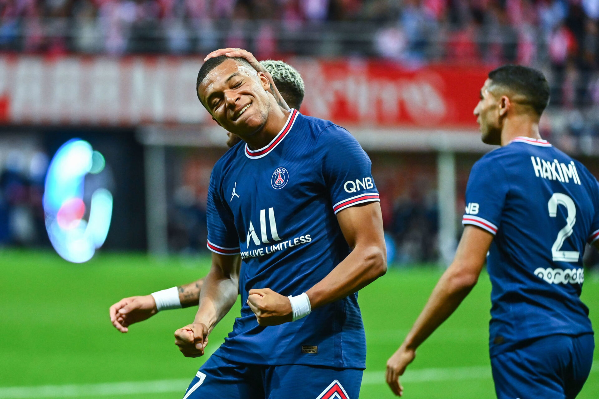 Le PSG a tout fait pour retenir Kylian Mbappé cet été, et il a réussi. Icon Sport