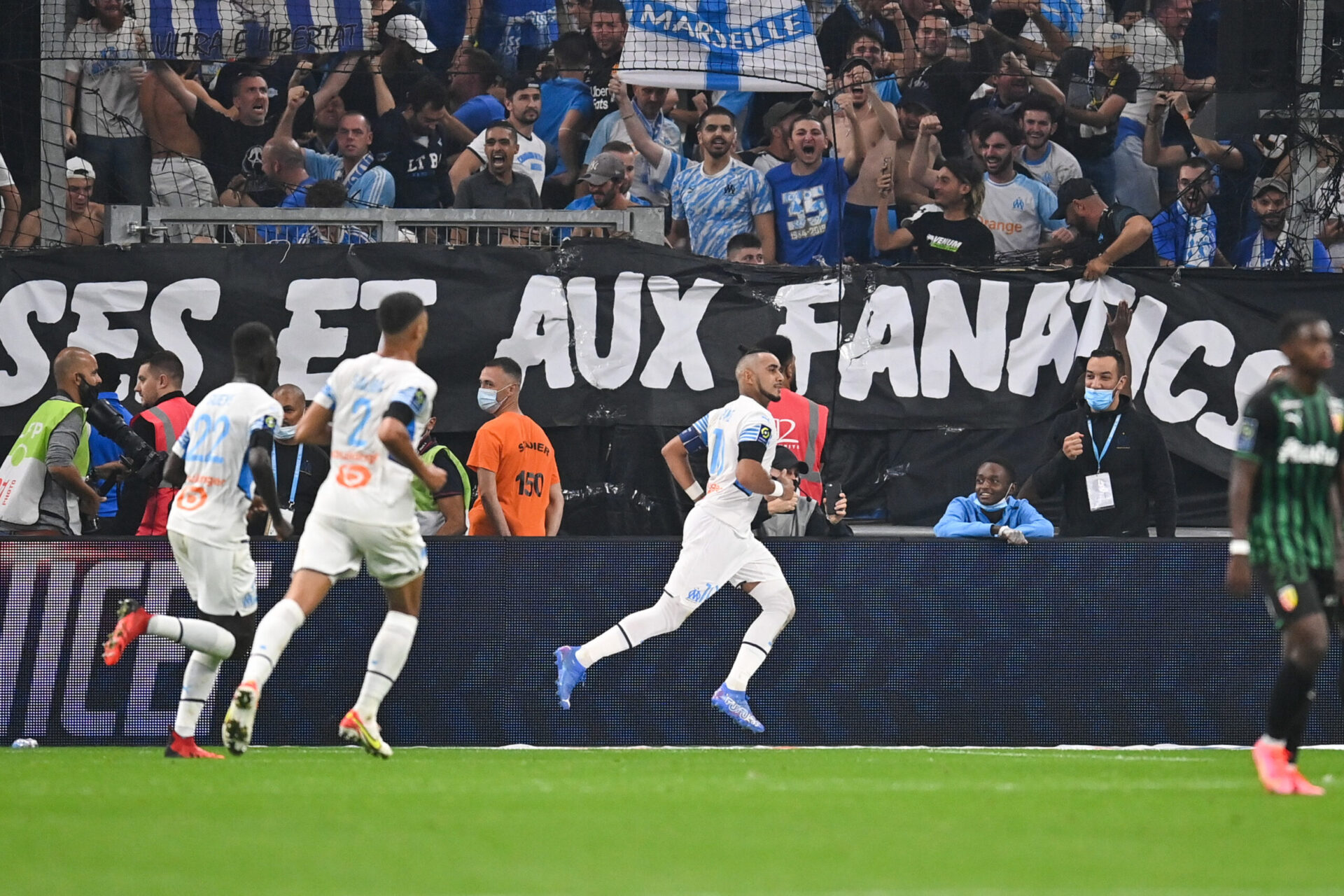 Auteur d'un doublé, Dimitri Payet permet à l'OM de recoller face à Lens (iconsport)