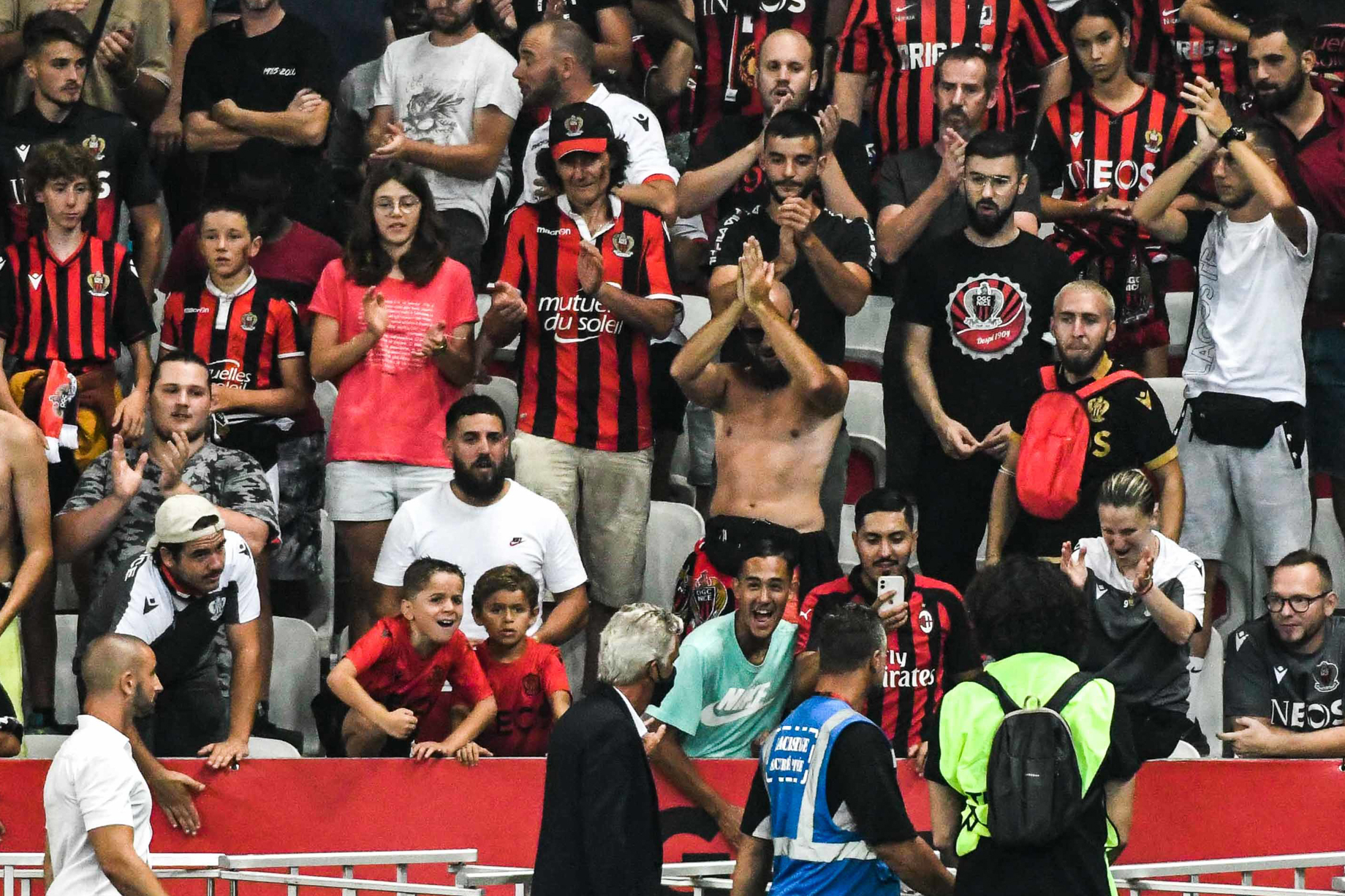 Jean-Pierre Rivère avait échangé avec les supporters niçois après les incidents contre l'OM. Icon Sport