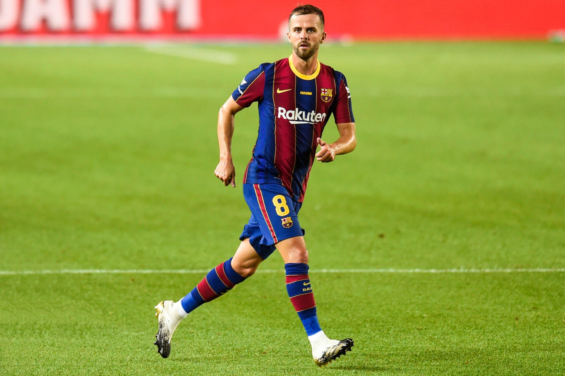 Miralem Pjanić a disputé 30 matchs avec le Barça la saison dernière, mais la majorité en tant que remplaçant. Icon Sport
