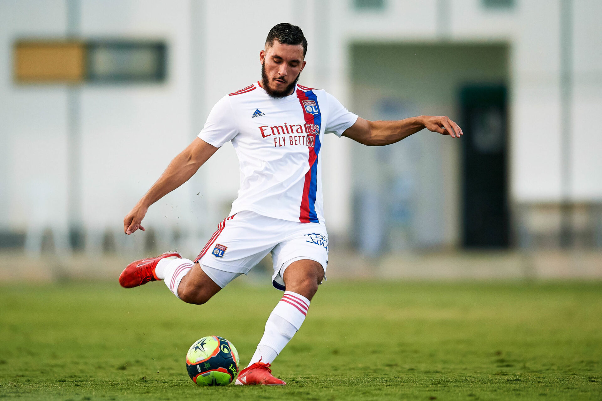 A 18 ans, Rayan Cherki affiche déjà 34 matchs de Ligue 1 au compteur, mais seulement 7 titularisations. Icon Sport