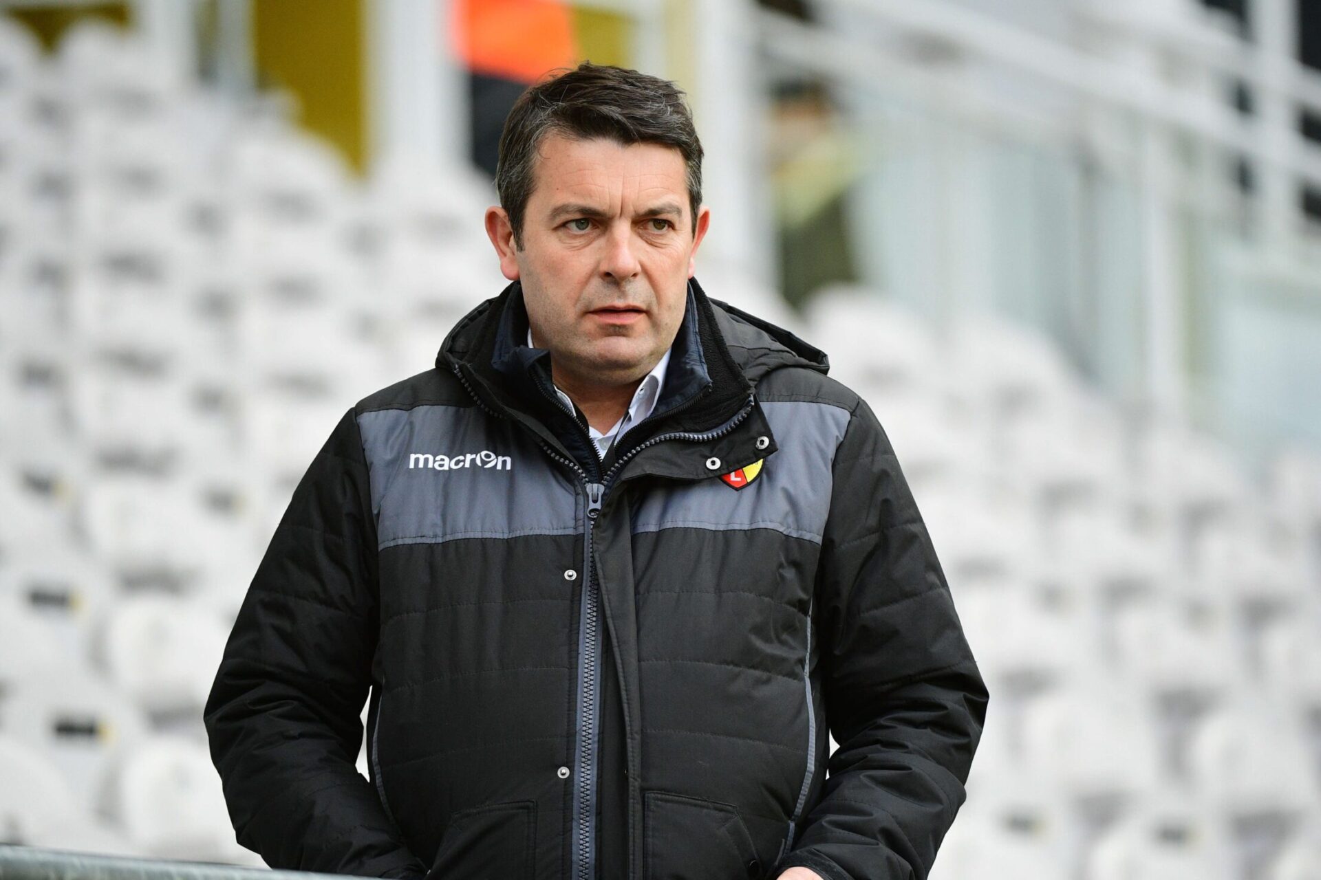 Arnaud Pouille, le directeur général de Lens, a donné une conférence de presse après les incidents lors du derby (iconsport)