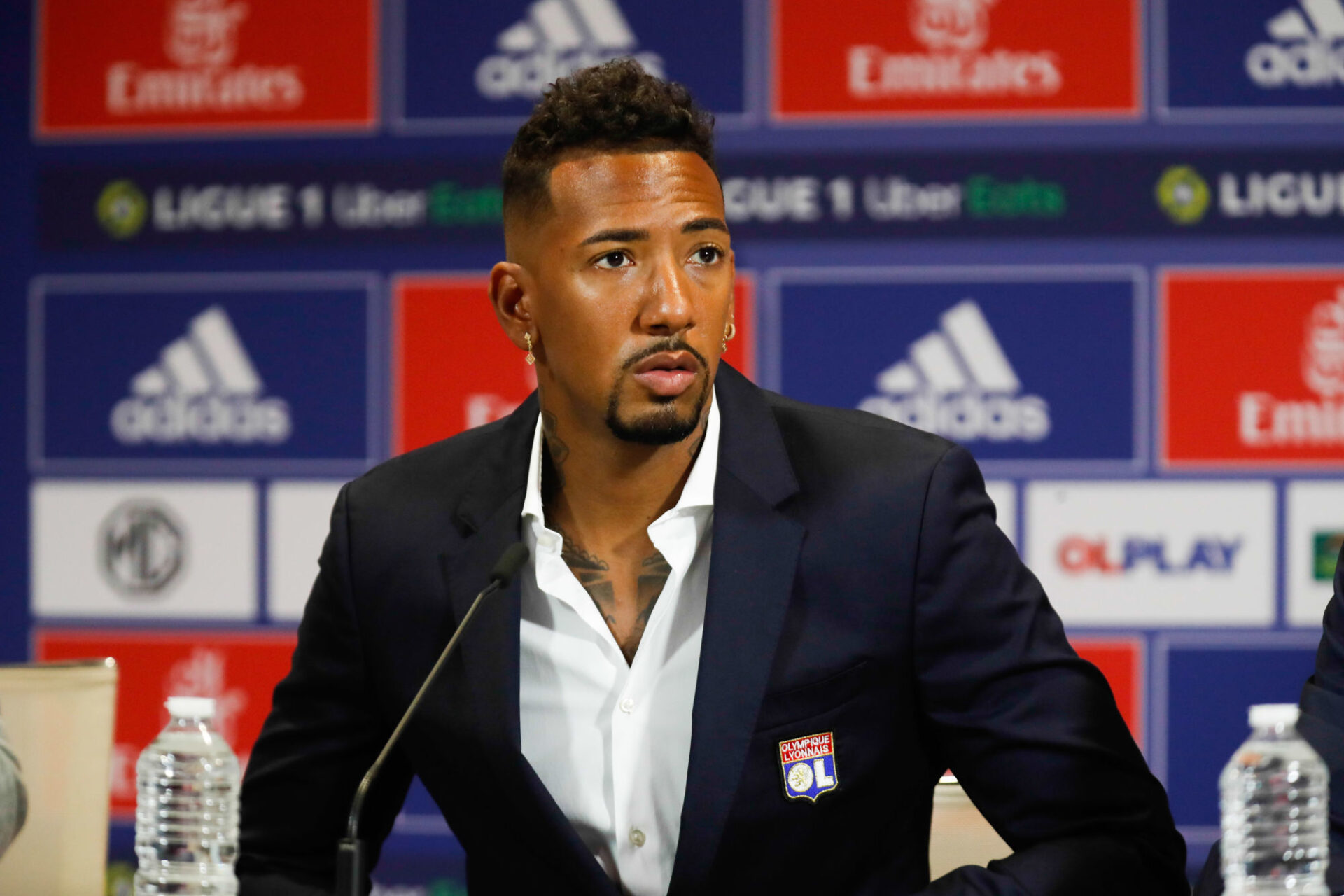 Jérôme Boateng aimerait retrouver le même lien avec Peter Bosz qu'il a entretenu avec Hansi Flick, son ancien entraîneur au Bayern. Icon Sport Jérôme Boateng aimerait retrouver le même lien avec Peter Bosz qu'il a entretenu avec Hansi Flick, son ancien entraîneur au Bayern. Icon Sport