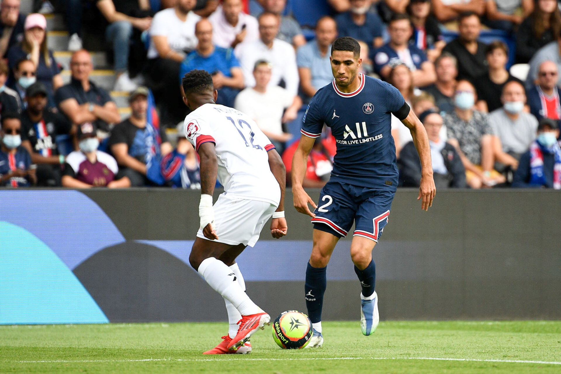 Achraf Hakimi libère des espaces pour Herrera. Icon Sport