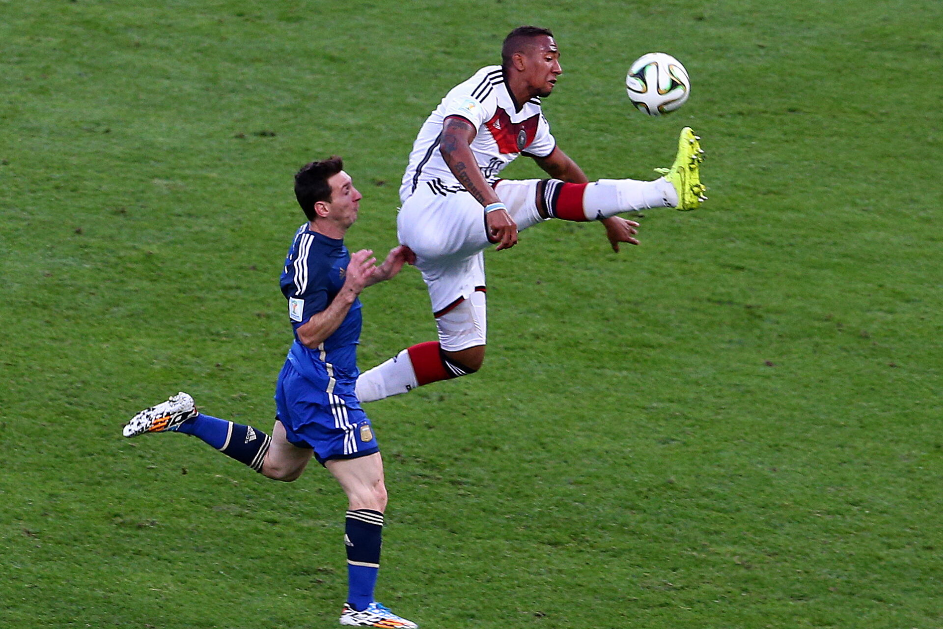 L'Olympique Lyonnais a pr&eacute;sent&eacute; J&eacute;r&ocirc;me Boateng ce mercredi 1er septembre (iconsport)