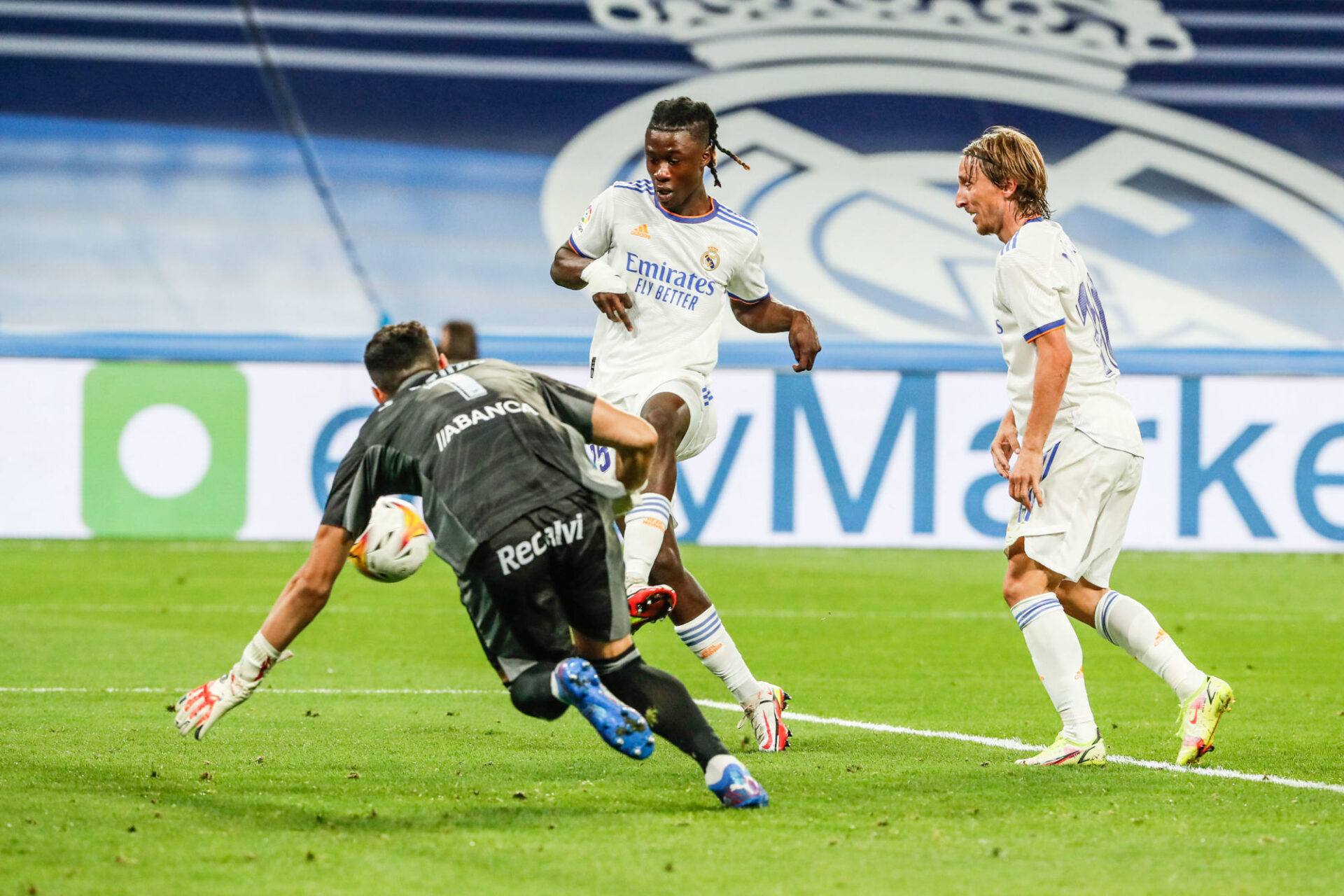 Opportuniste, Eduardo Camavinga a marqué son premier but pour le Real. Icon Sport