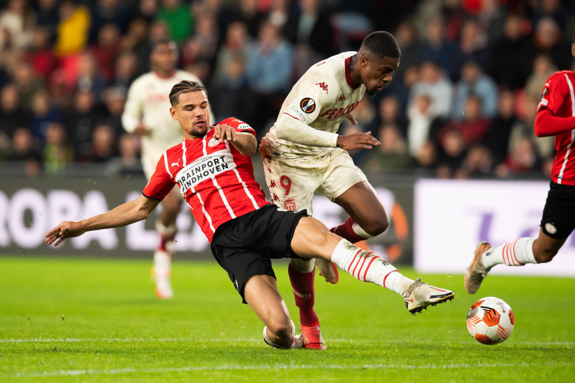 Monaco a &eacute;teint le public du PSV Eindhoven. Icon Sport