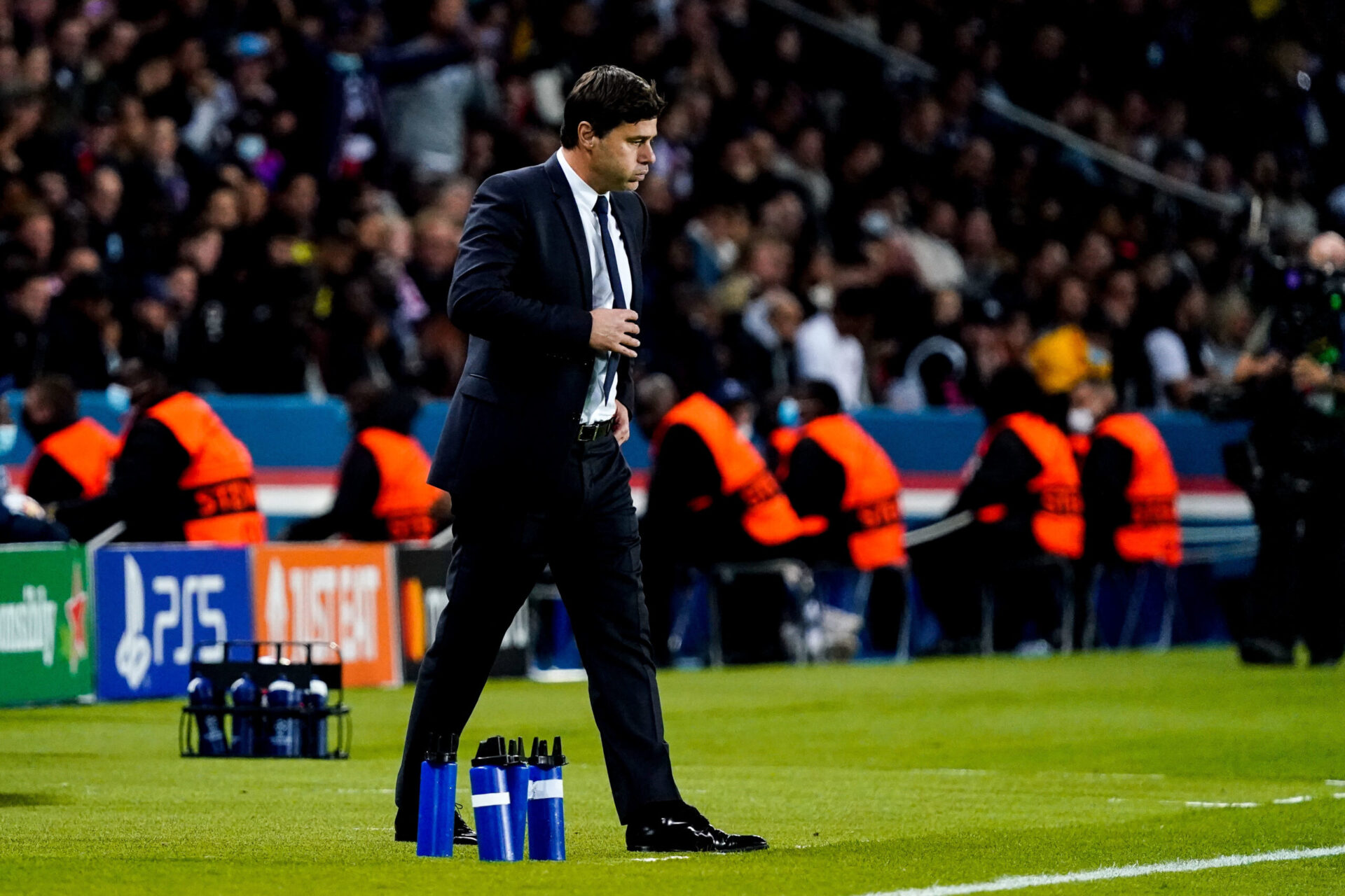 Mauricio Pochettino sur le banc du PSG (iconsport) Mauricio Pochettino sur le banc du PSG (iconsport)