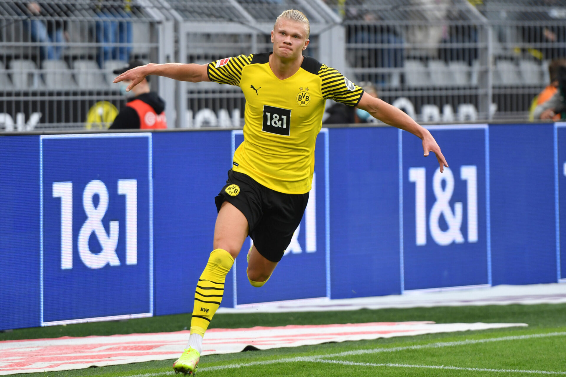 Haaland affole l'Europe et devrait être l'objet d'une bataille à distance entre très gros clubs l'été prochain (iconsport)