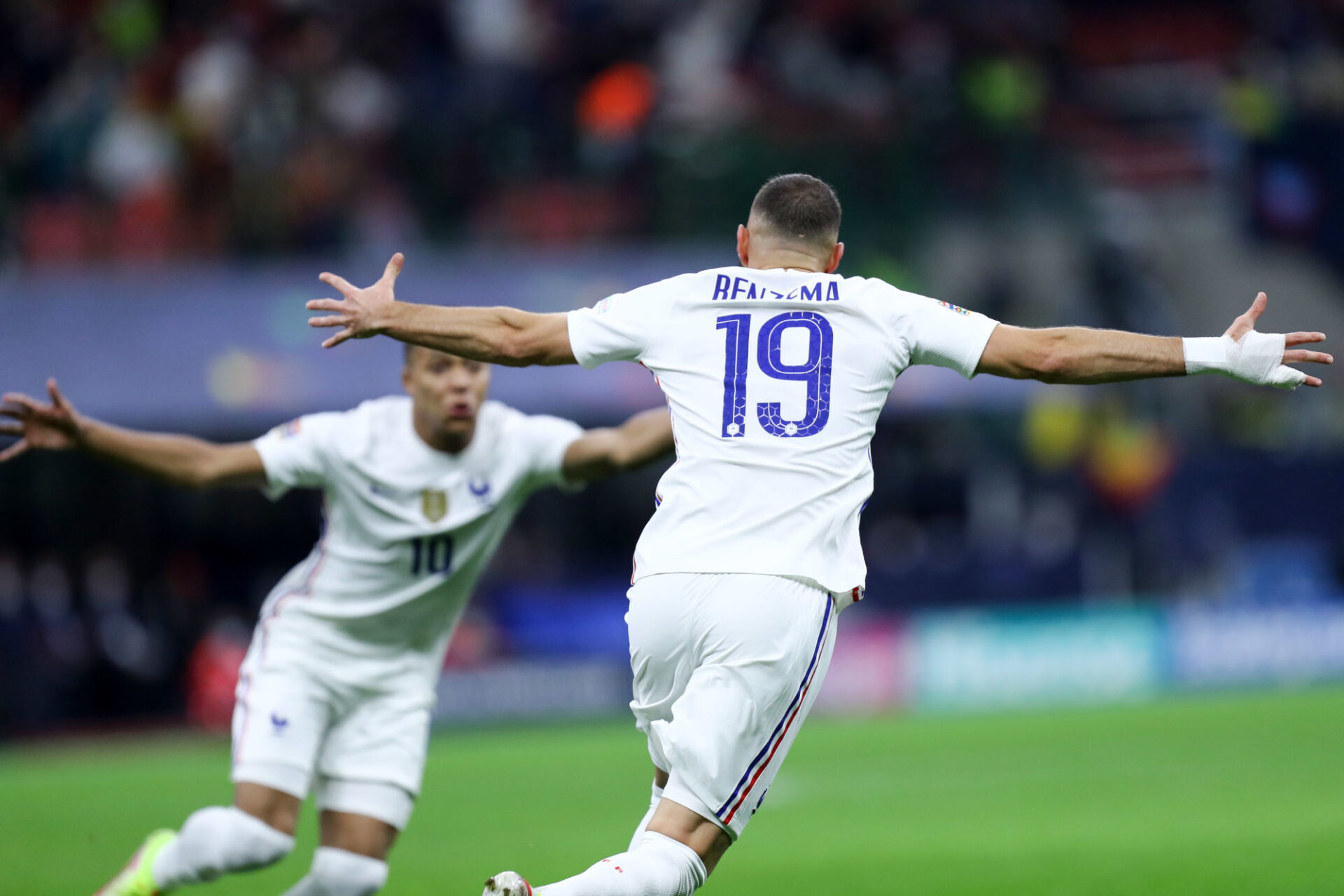 Karim Benzema célèbre après son but lumineux contre l'Espagne. Icon Sport