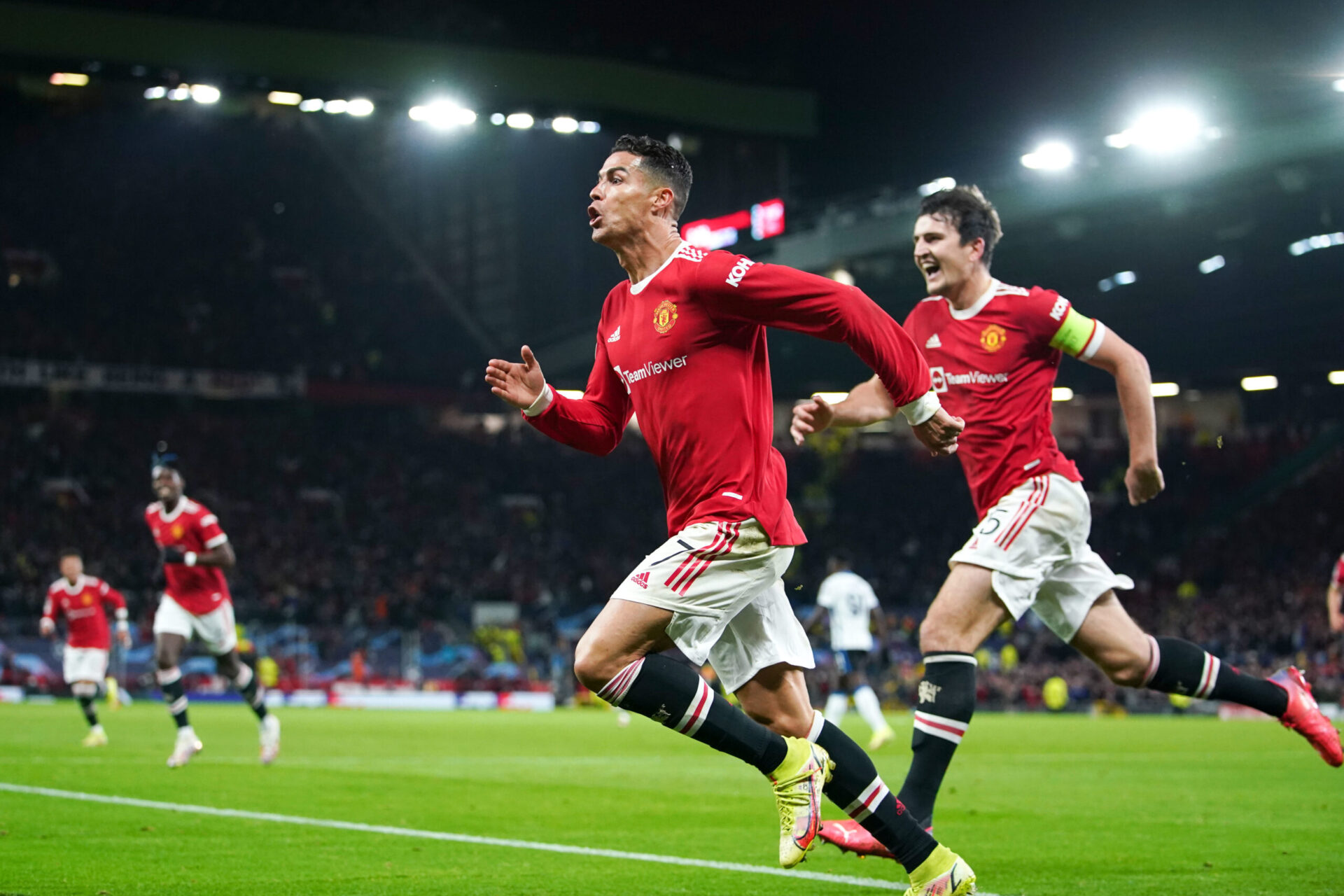 Cristiano Ronaldo célèbre le but de la victoire face à l'Atalanta Bergame, à Old Trafford, lors de la troisième journée de Ligue des champions. Icon Sport