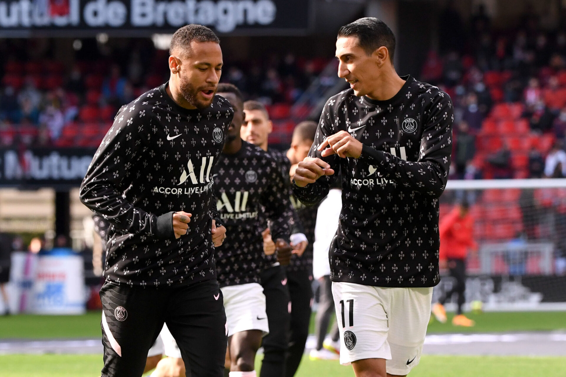 Icardi et Navas sont disponibles pour affronter le RB Leipzig ce soir. Le PSG dispute son troisième match de poules de Ligue des champions cette saison (iconsport) Icardi et Navas sont disponibles pour affronter le RB Leipzig ce soir. Le PSG dispute son troisième match de poules de Ligue des champions cette saison (iconsport)