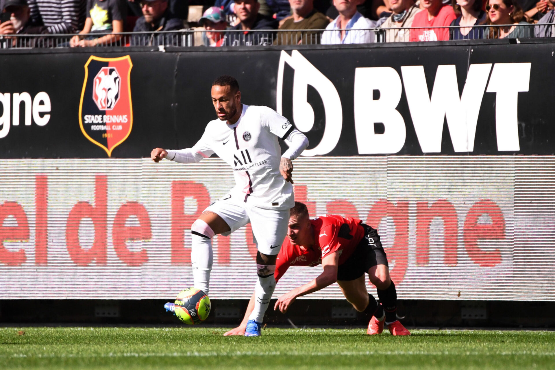 Neymar n'a plus jou&eacute; avec Paris depuis la d&eacute;faite &agrave; Rennes le 3 octobre (2-0) (iconsport)