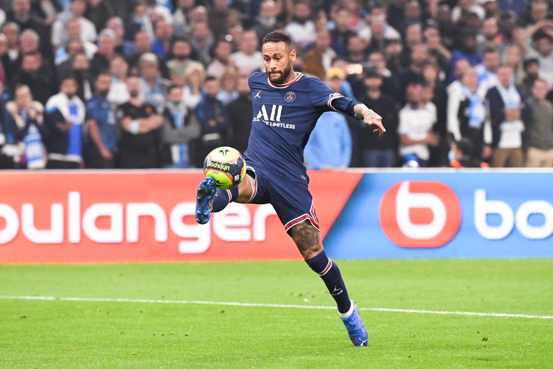 Neymar n'a de nouveau pas brill&eacute; lors de son dernier match avec le PSG, face &agrave; l'OM. Une mauvaise habitude pour le Br&eacute;silien... Icon Sport