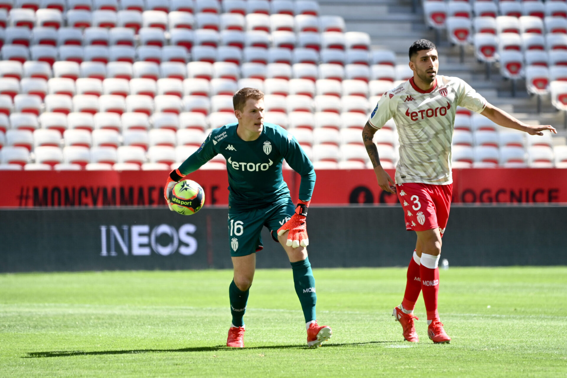 Davide Massa sera en charge d'arbitrer la rencontre entre le PSV et Monaco (iconsport)