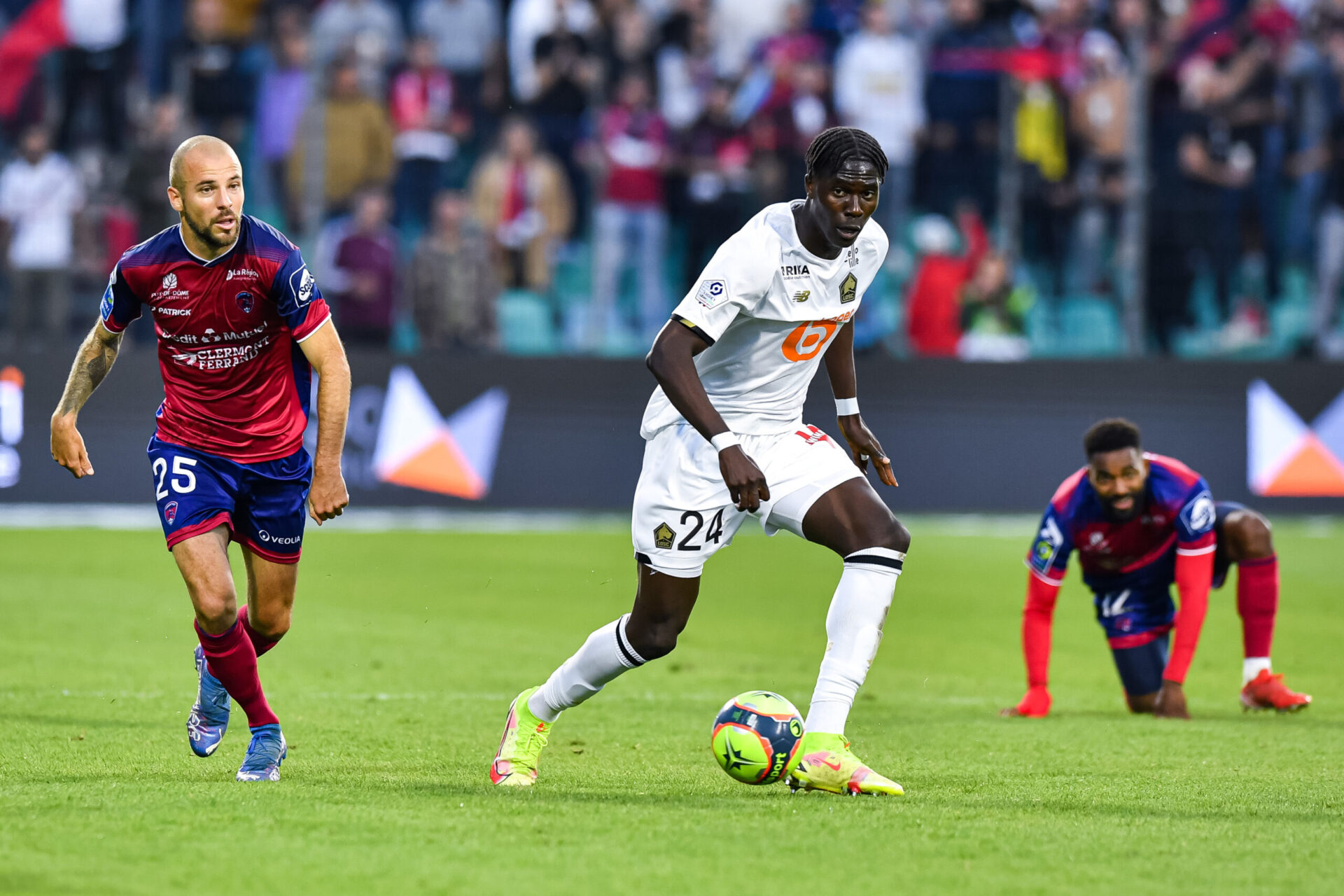 Auteur de bonnes entr&eacute;es, Amadou Onana d&eacute;bute avec Lille contre S&eacute;ville (iconsport)