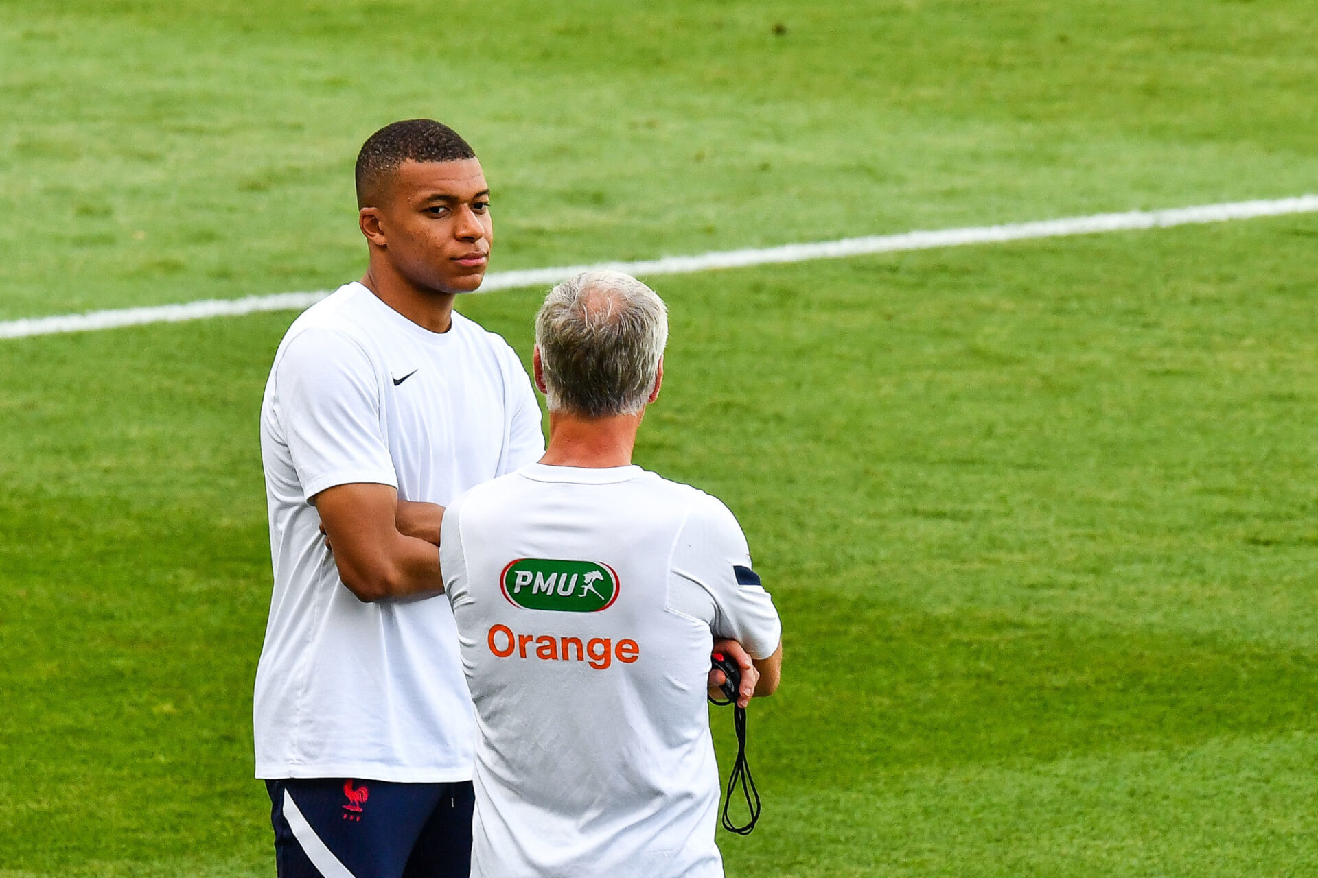 Didier Deschamps a confié qu'il discutait régulièrement avec Kylian Mbappé en équipe de France. Icon Sport