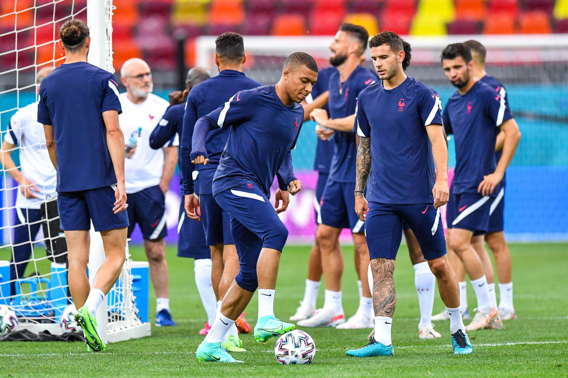 Kylian Mbappé "s'inscrit toujours dans un objectif collectif", a assuré Didier Deschamps. Icon Sport