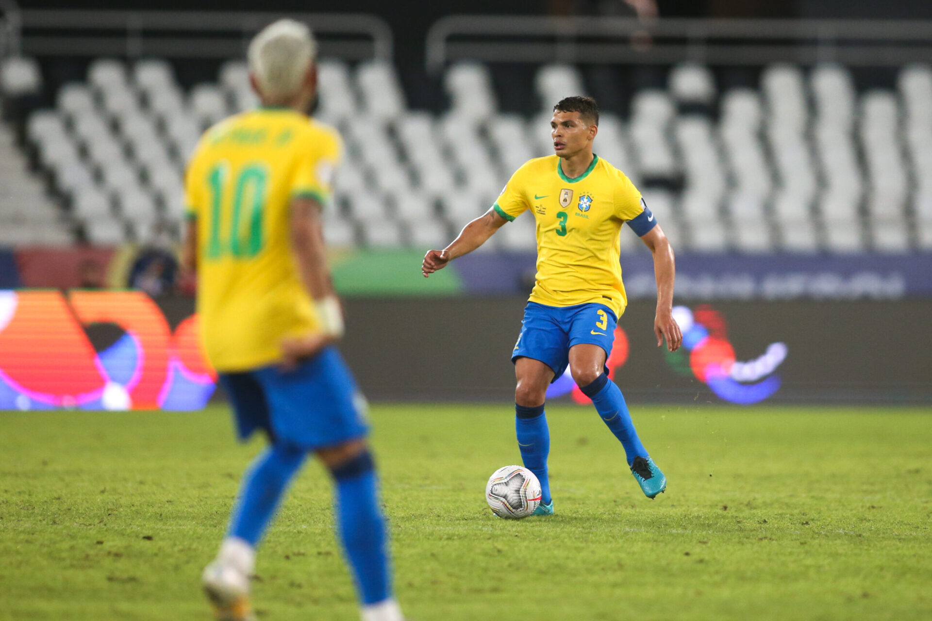 Thiago Silva dénonce les attaques personnes au Brésil à l'encontre de Neymar (iconsport)