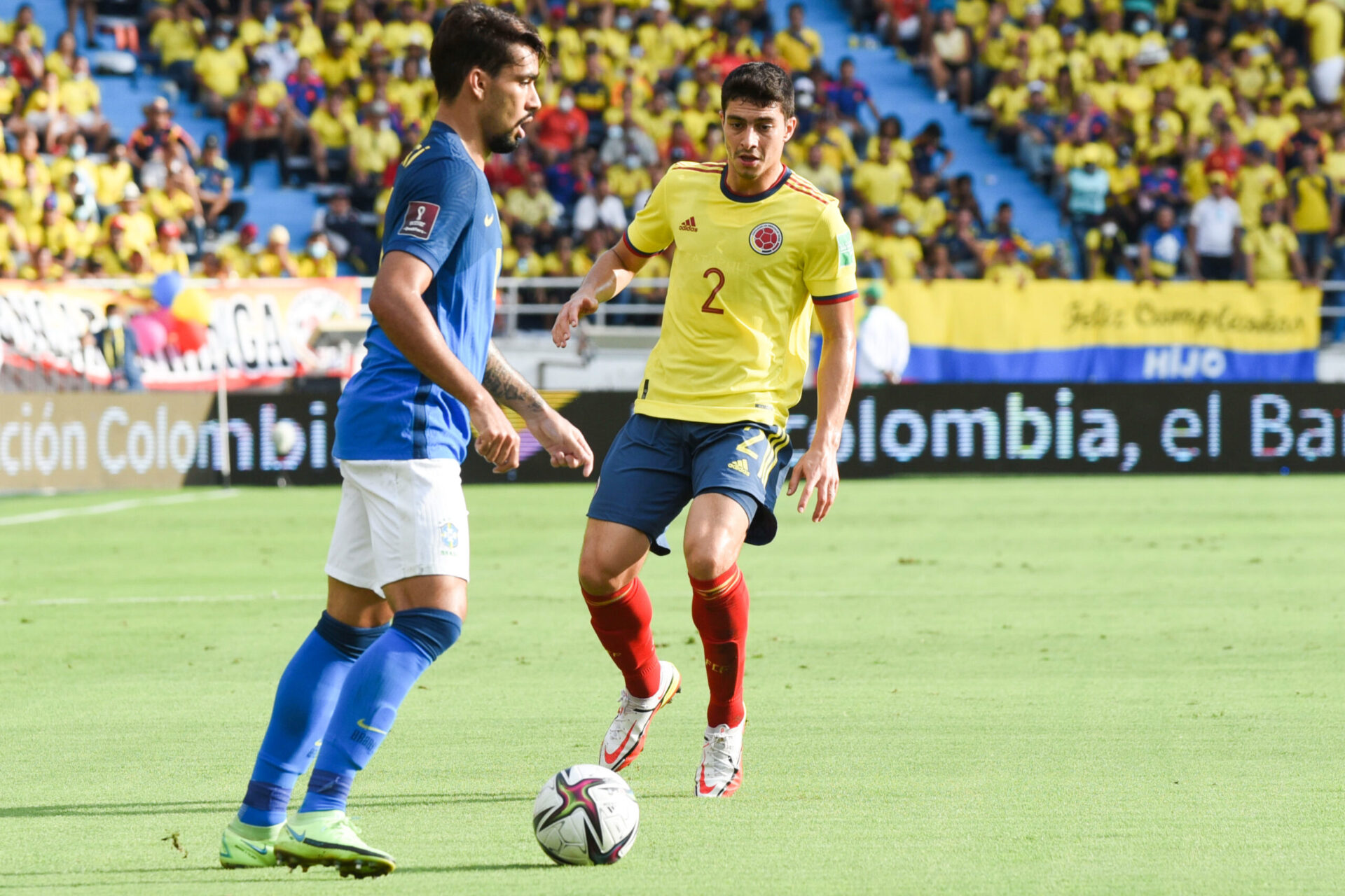 Lucas Paquet&aacute; avec le Br&eacute;sil face &agrave; la Colombie lors des &eacute;liminatoires de la Coupe du monde 2022. Icon Sport
