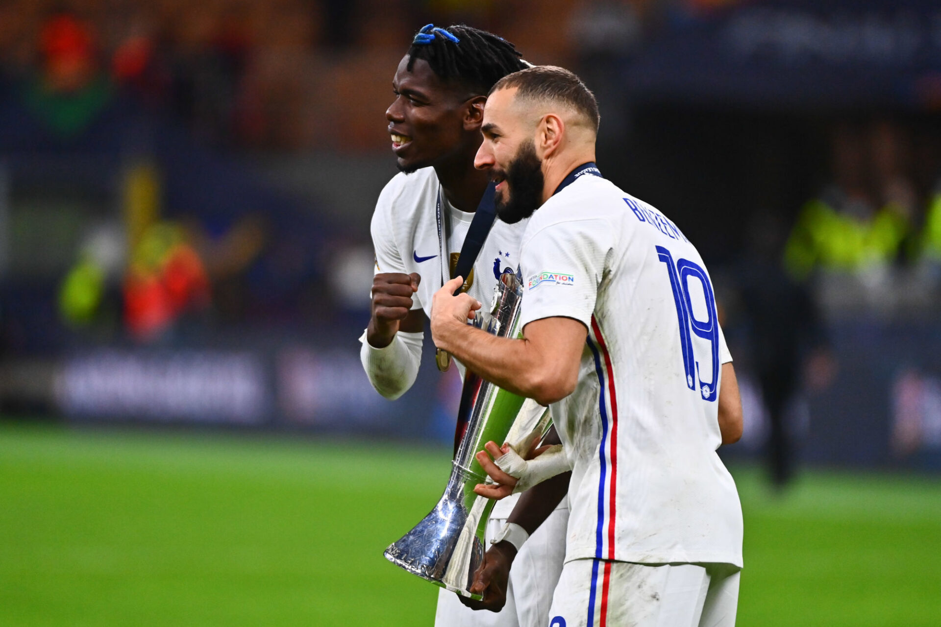 Karim Benzema avec la Ligue des nations, son premier trophée avec l'équipe de France. Icon Sport