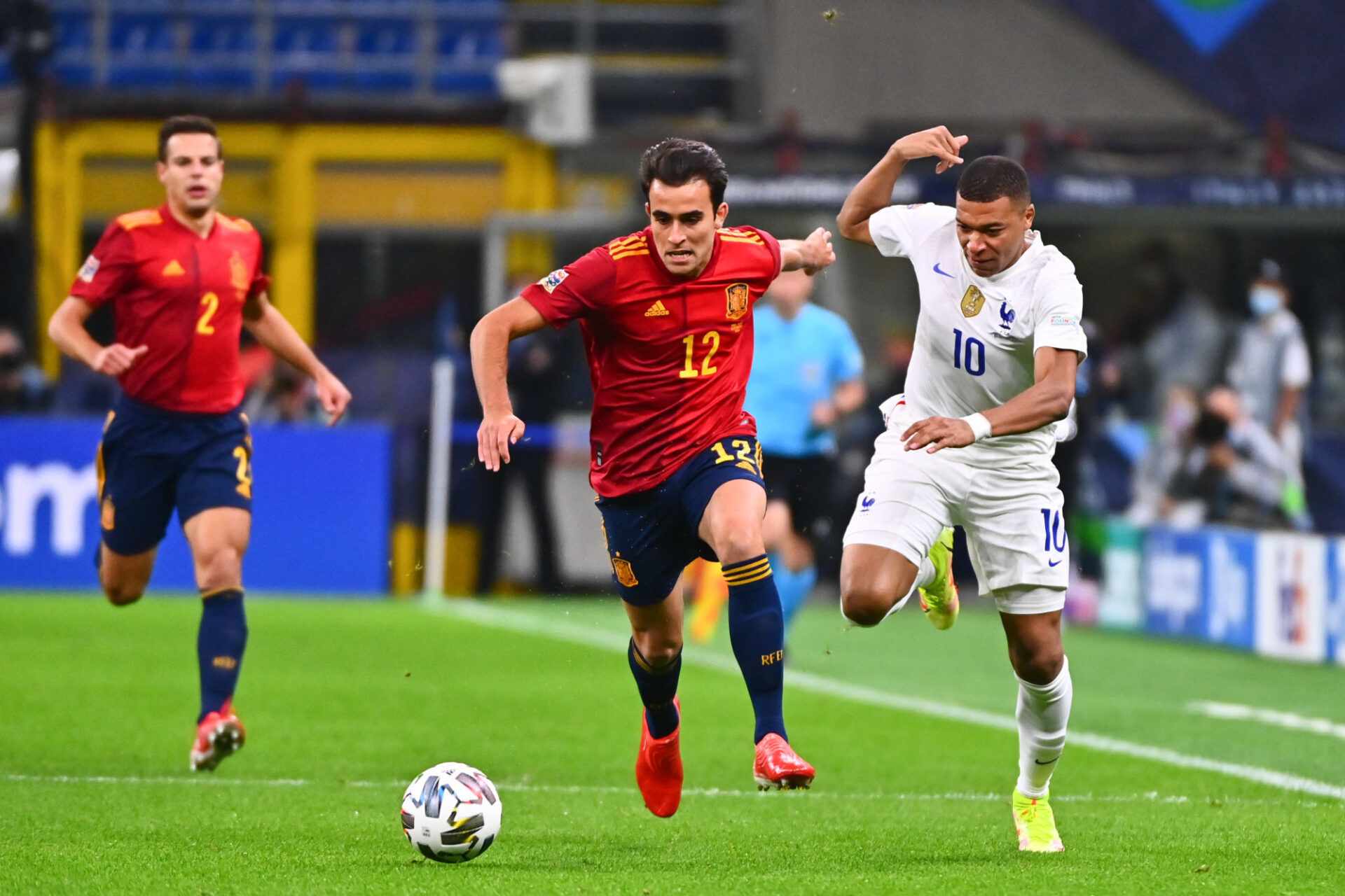 Eric Garcia et Kylian Mbappé au duel, avant de se retrouver pour l'action qui a tout changé... Icon Sport