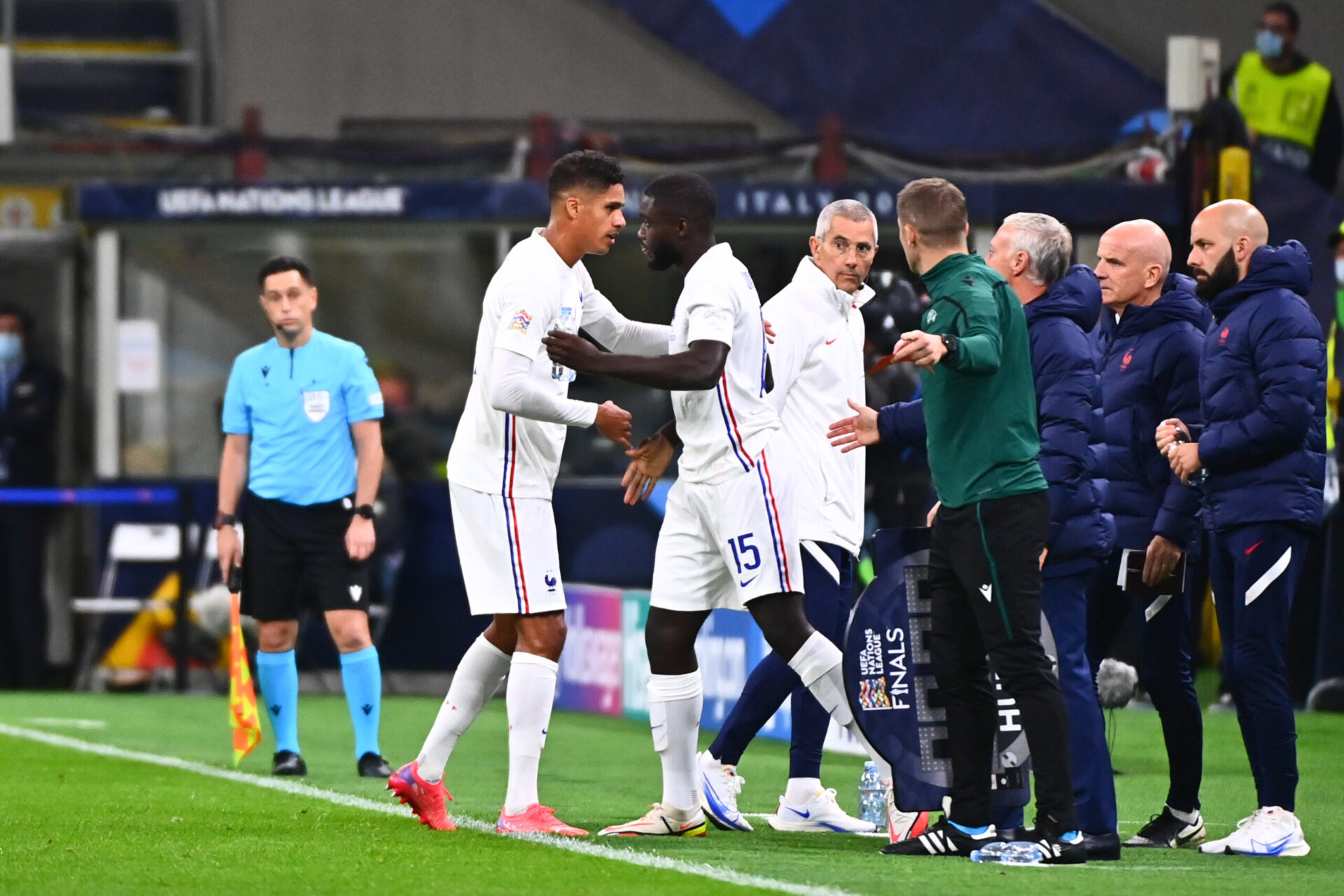 Juste avant la mi-temps, Raphaël Varane a dû céder sa place sur blessure à Dayot Upamecano. Icon Sport
