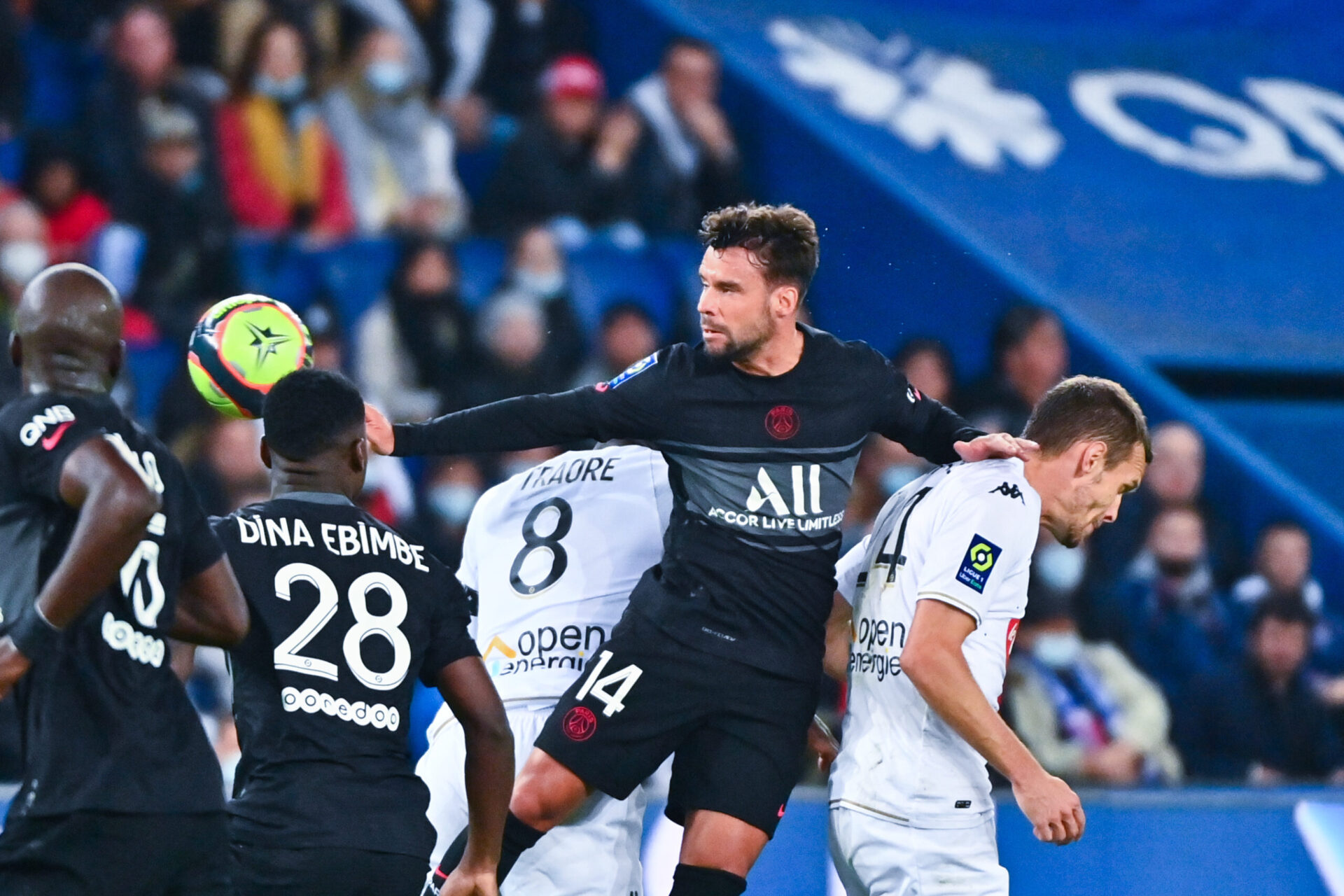 Juan Bernat a remplac&eacute; Abdou Diallo contre Angers, 394 jours apr&egrave;s sa sortie sur blessure devant Metz (iconsport)