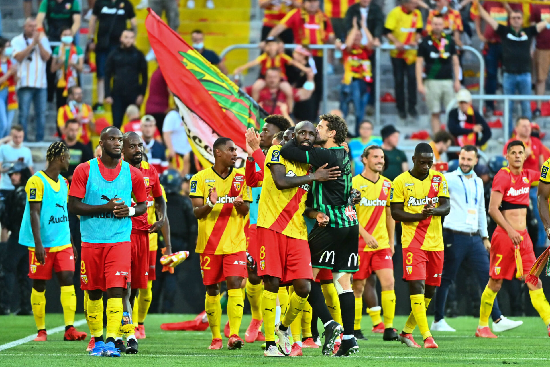 Quatre victoires, trois matchs nuls et une seule défaite : Lens est logiquement deuxième de Ligue 1. Icon Sport